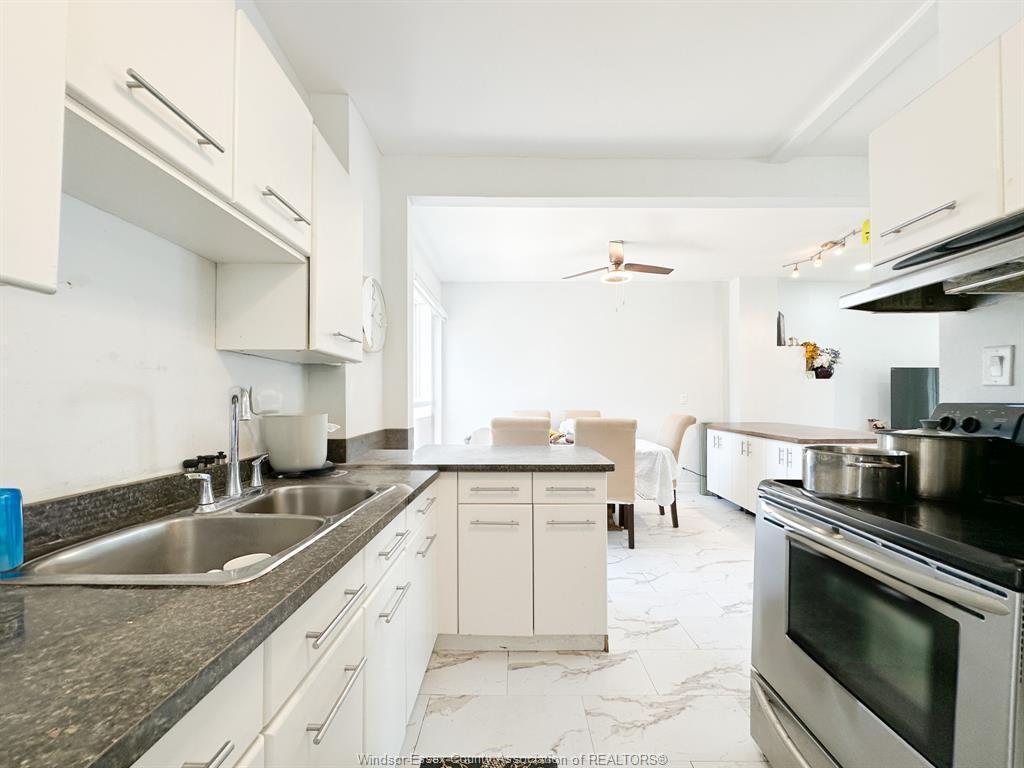 421 Hall, Windsor, ON
