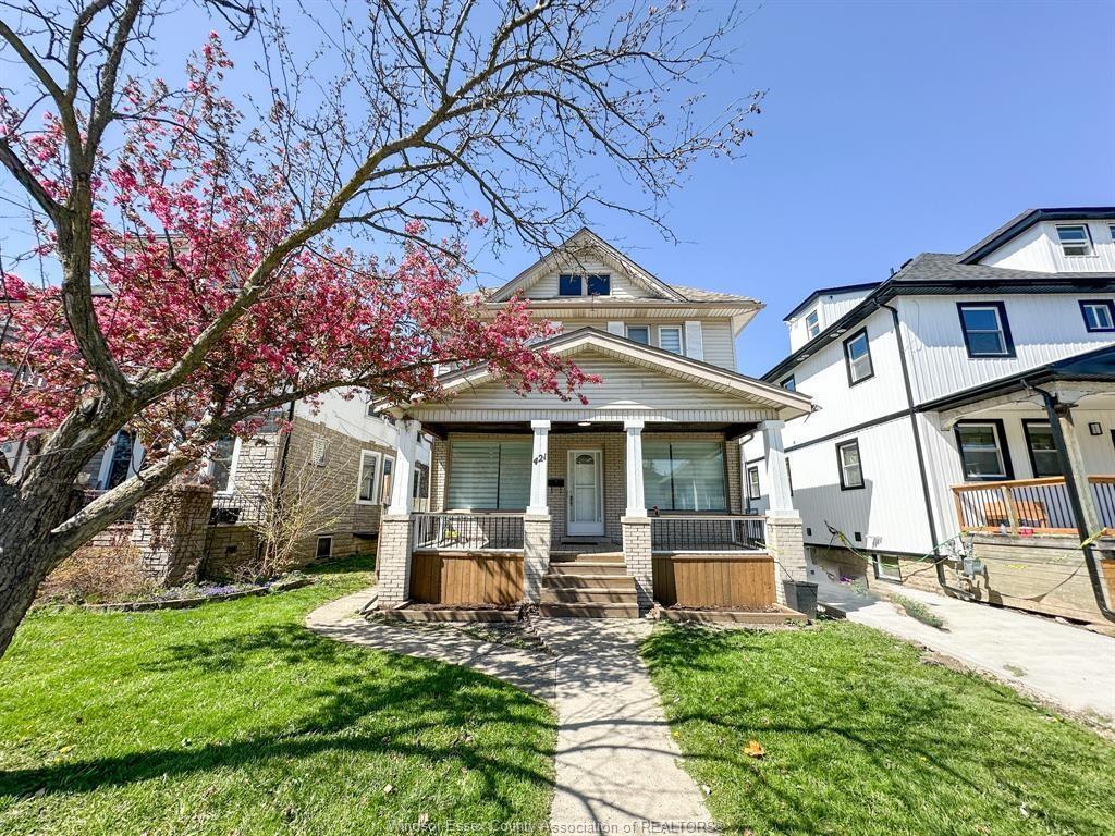 421 Hall, Windsor, ON