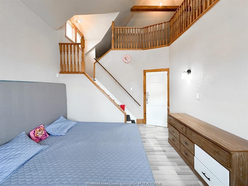 421 Hall, Windsor, ON