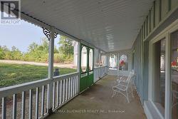 Lower deck is screened in for the bugs -