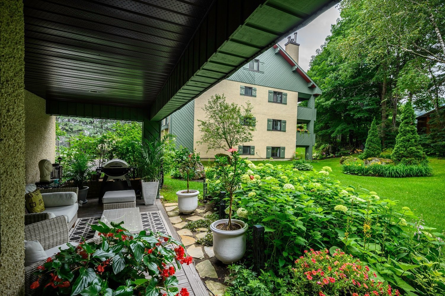 Patio - A-760 Ch. Des Trois-Villages, Piedmont, QC - Outdoor