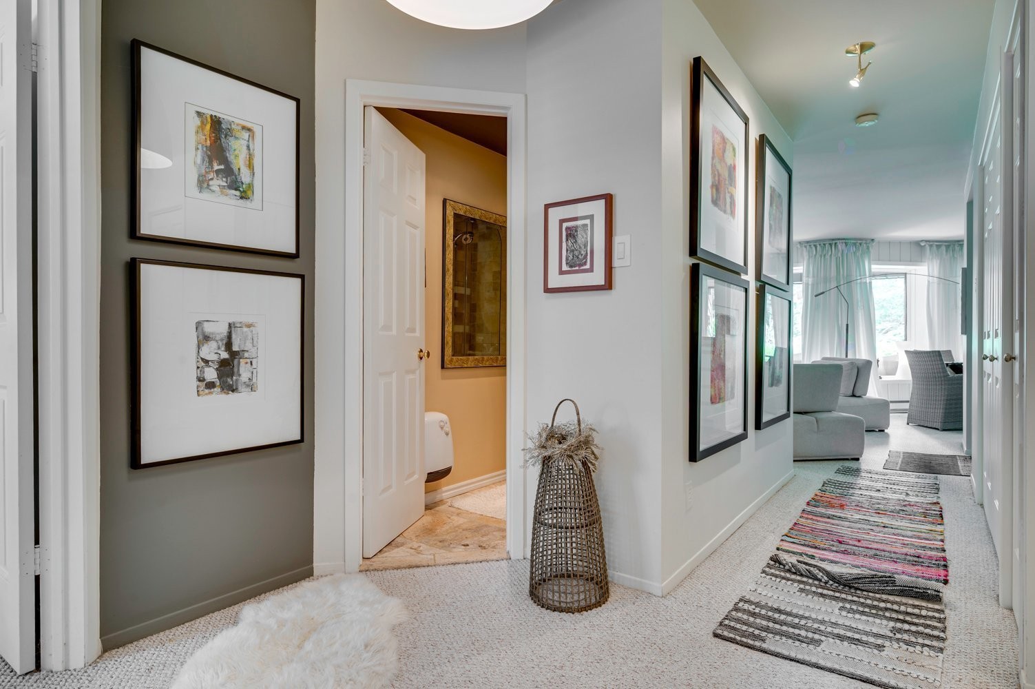 Passageway - A-760 Ch. Des Trois-Villages, Piedmont, QC - Indoor Photo Showing Other Room
