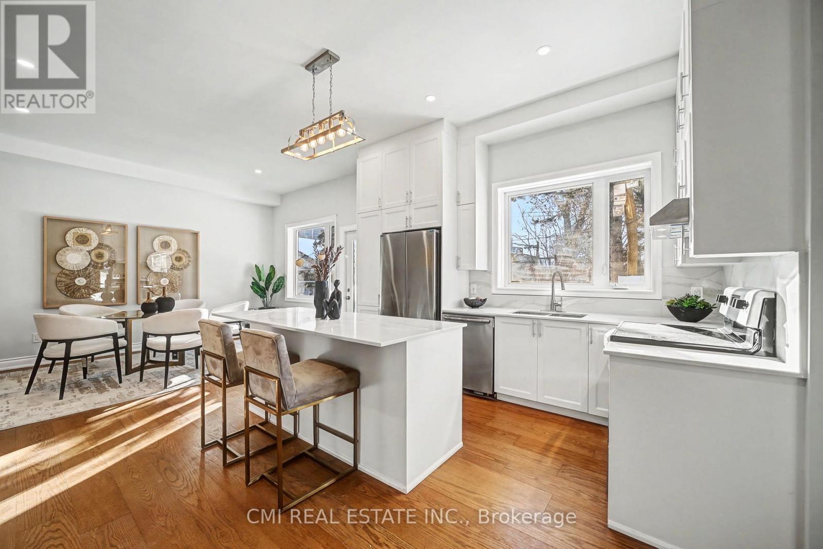 75 Kenilworth Avenue, Toronto, ON - Indoor Photo Showing Kitchen With Upgraded Kitchen