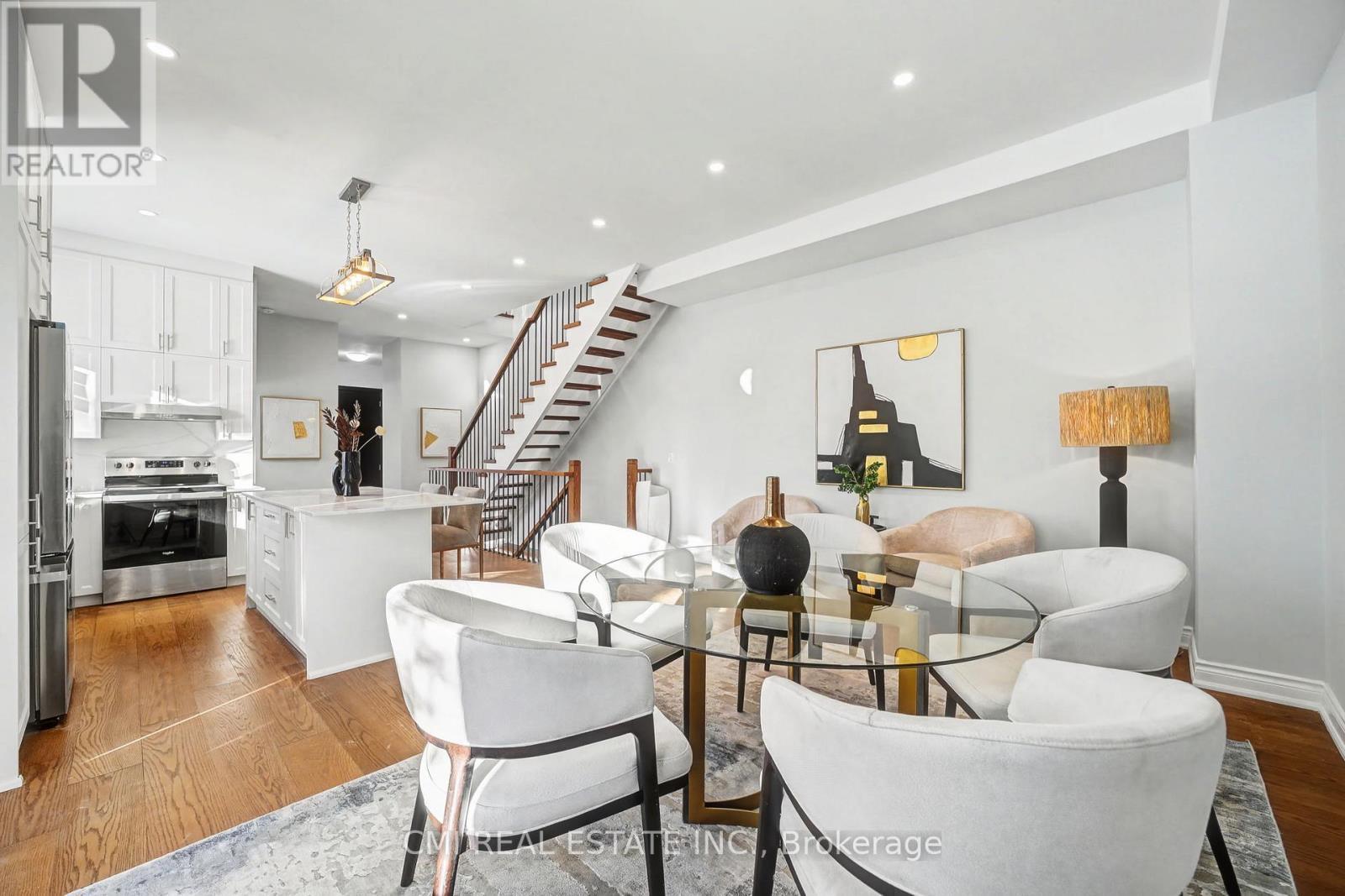 75 Kenilworth Avenue, Toronto, ON - Indoor