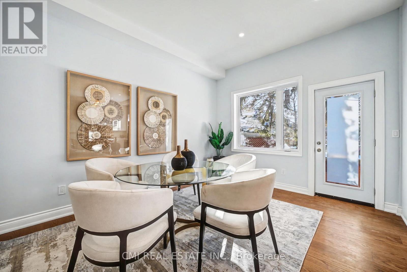 75 Kenilworth Avenue, Toronto, ON - Indoor