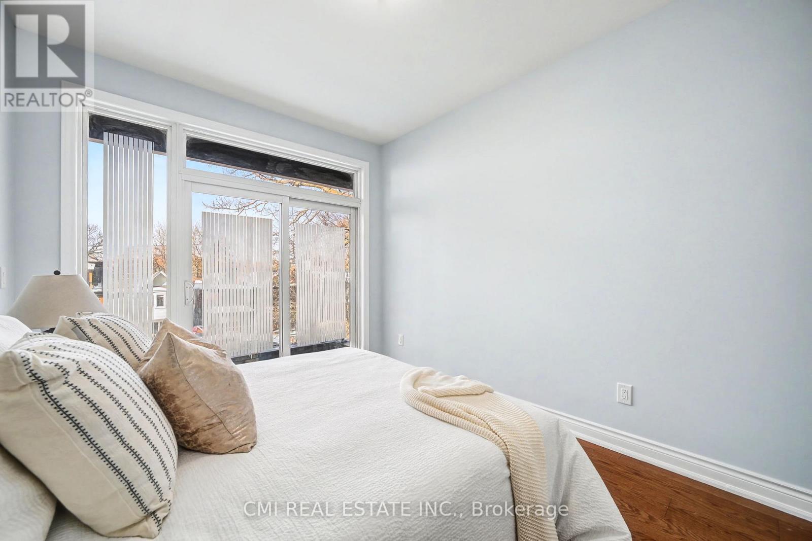 75 Kenilworth Avenue, Toronto, ON - Indoor Photo Showing Bedroom