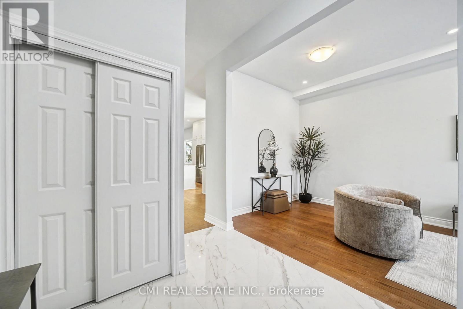 75 Kenilworth Avenue, Toronto, ON - Indoor Photo Showing Other Room