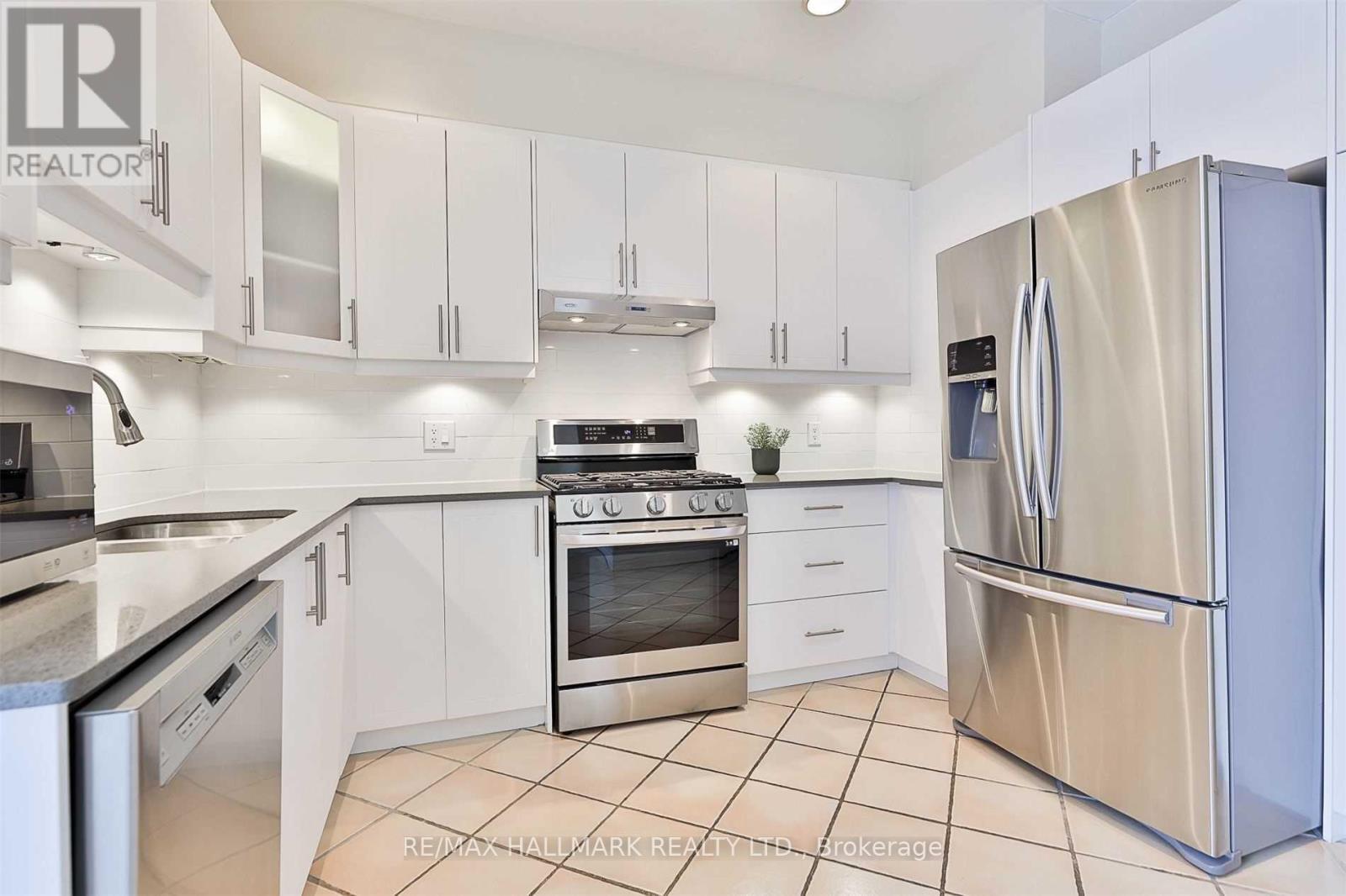 100 Courcelette Road, Toronto, ON - Indoor Photo Showing Kitchen With Double Sink With Upgraded Kitchen