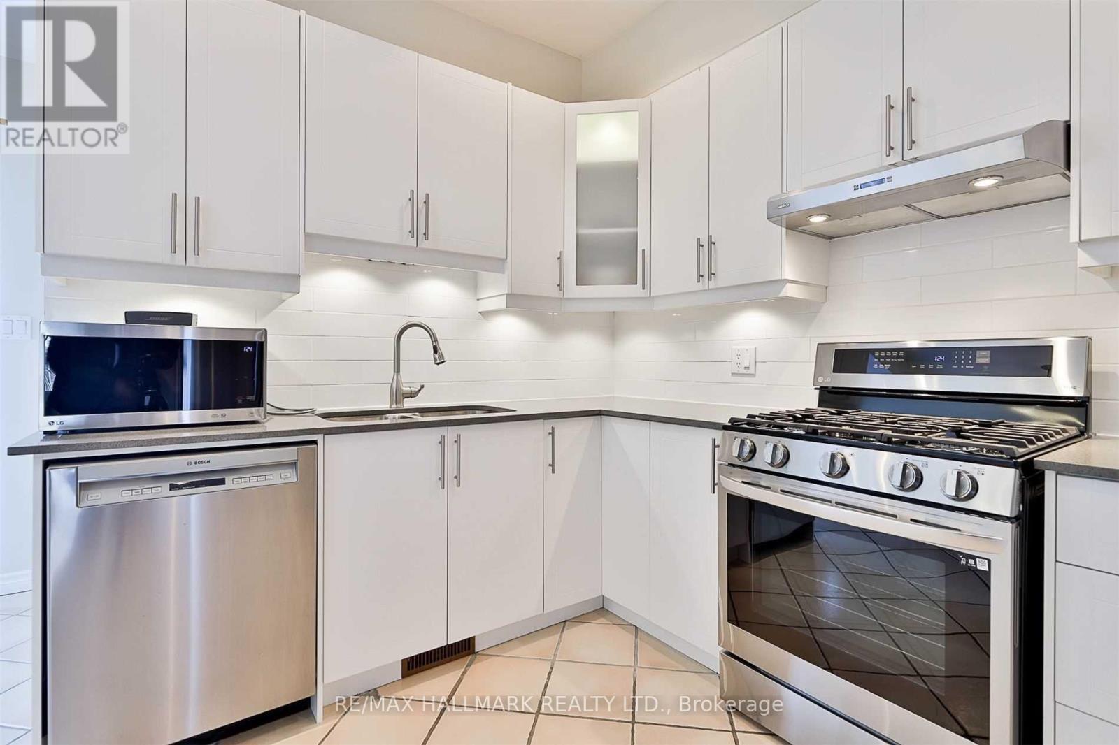 100 Courcelette Road, Toronto, ON - Indoor Photo Showing Kitchen With Double Sink With Upgraded Kitchen