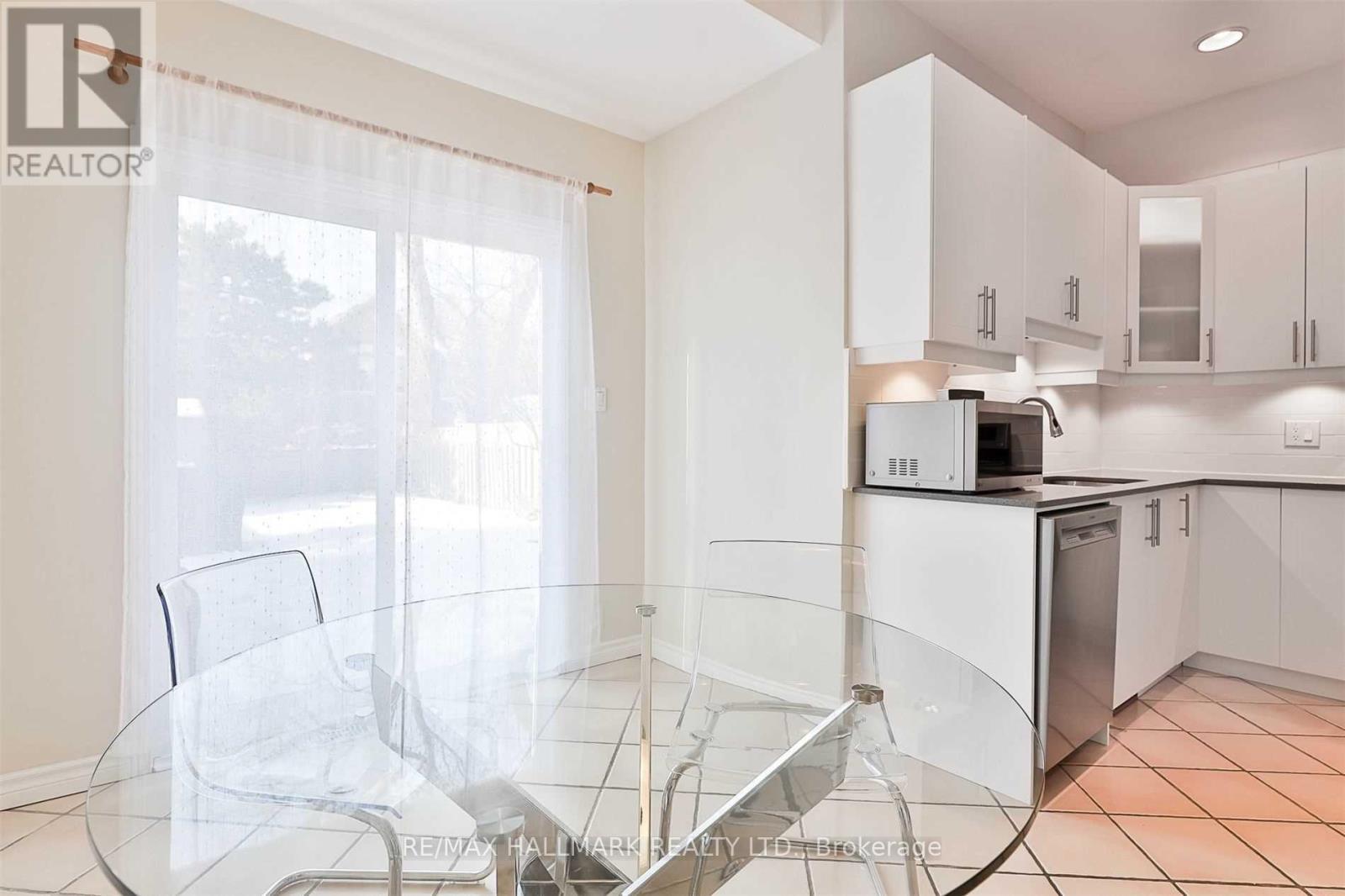 100 Courcelette Road, Toronto, ON - Indoor Photo Showing Kitchen