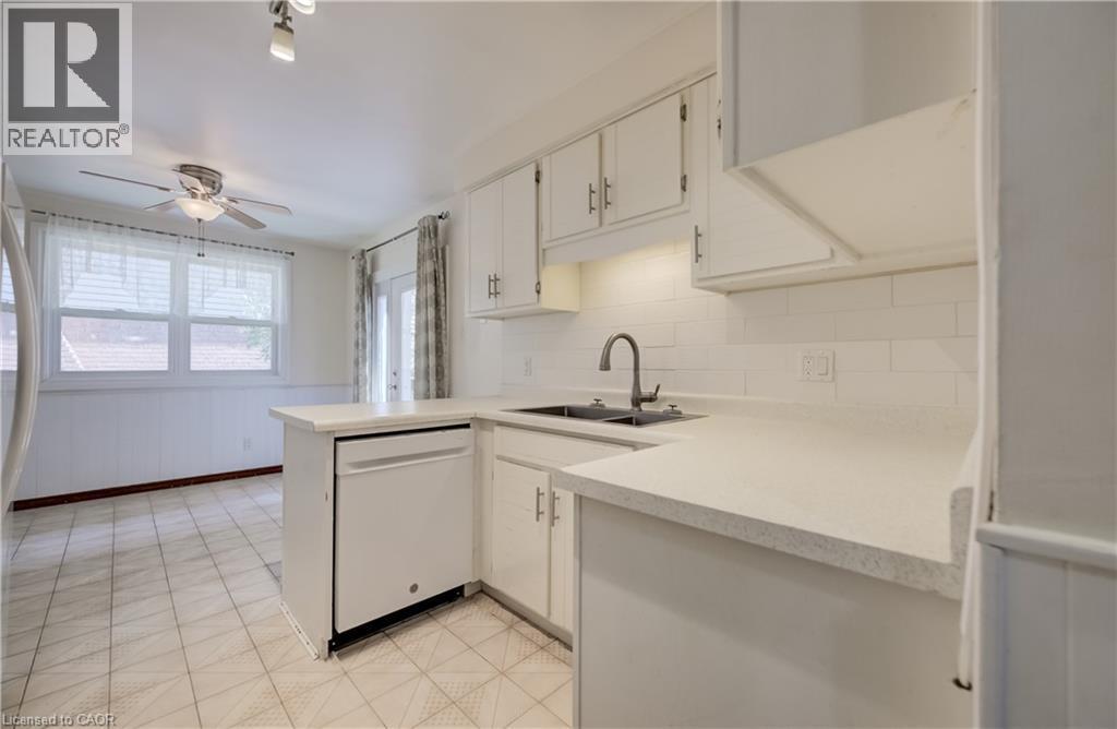Appliances stay. - 197 Southwood Drive, Kitchener, ON - Indoor Photo Showing Kitchen With Double Sink