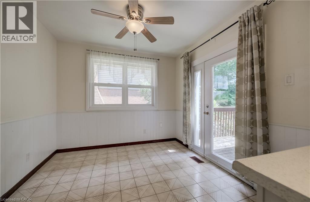 Eat-in area with great light. - 197 Southwood Drive, Kitchener, ON - Indoor Photo Showing Other Room