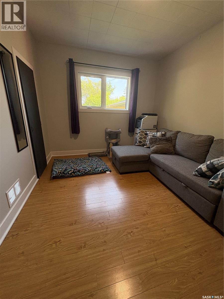 73 Franklin Avenue, Yorkton, SK - Indoor Photo Showing Living Room