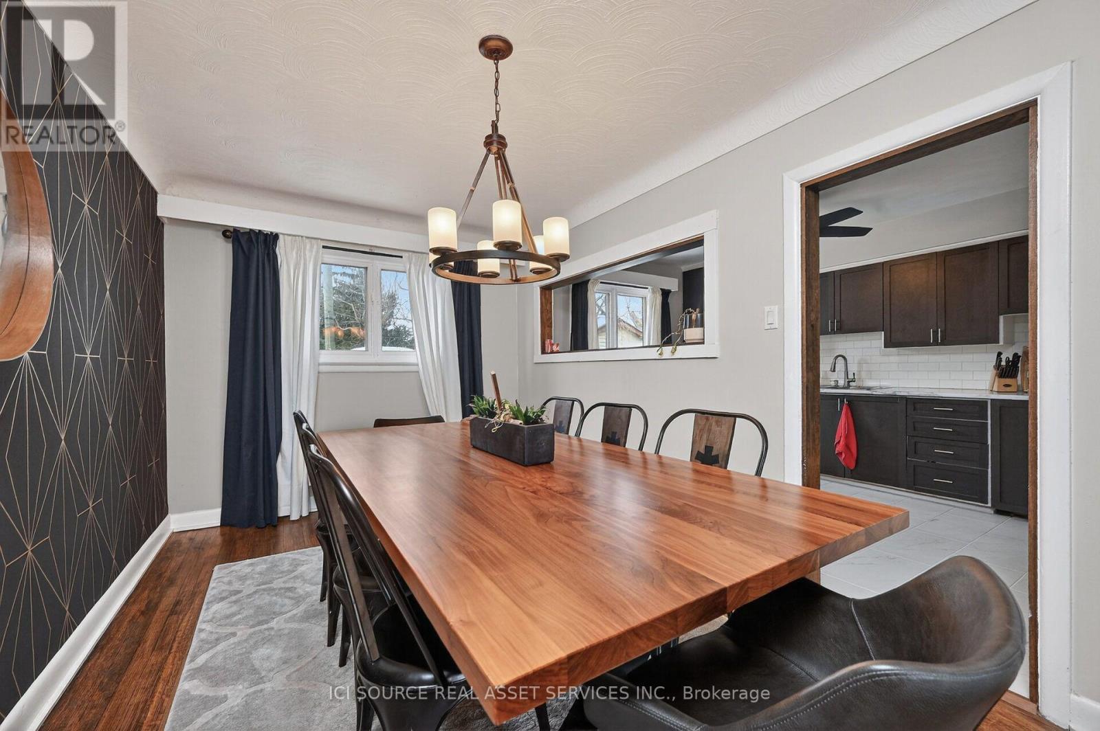 1126 Woodroffe Avenue, Ottawa, ON - Indoor Photo Showing Dining Room