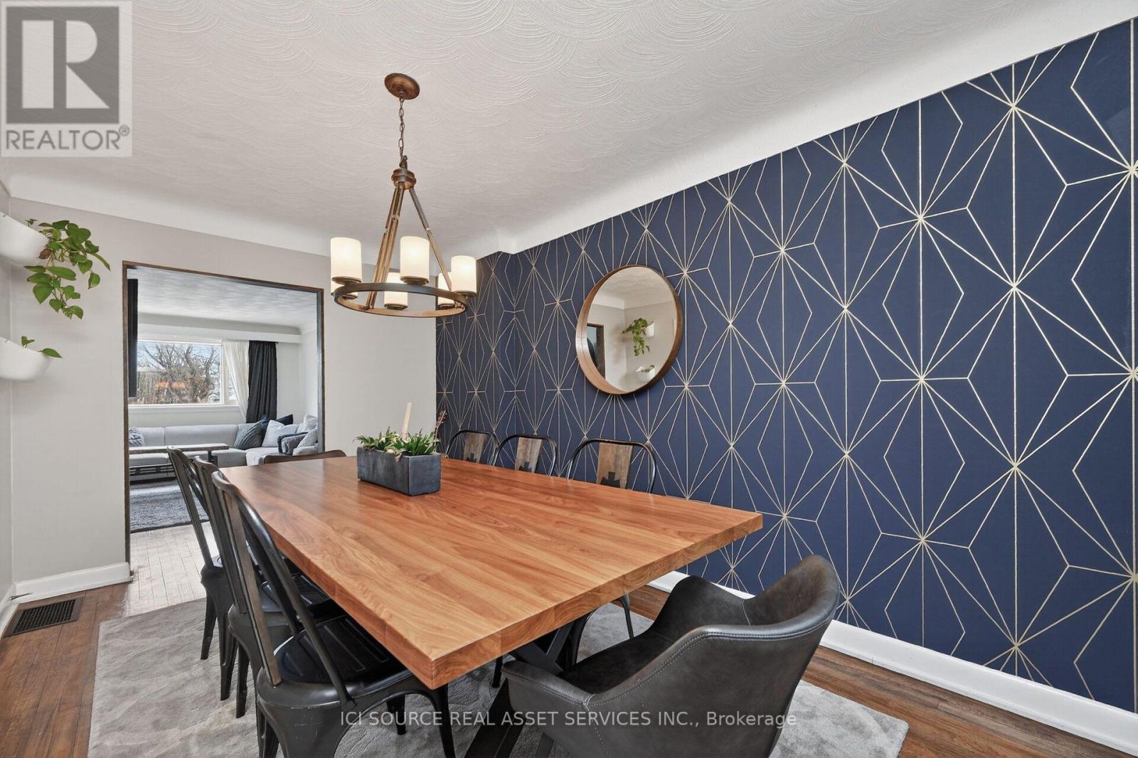 1126 Woodroffe Avenue, Ottawa, ON - Indoor Photo Showing Dining Room