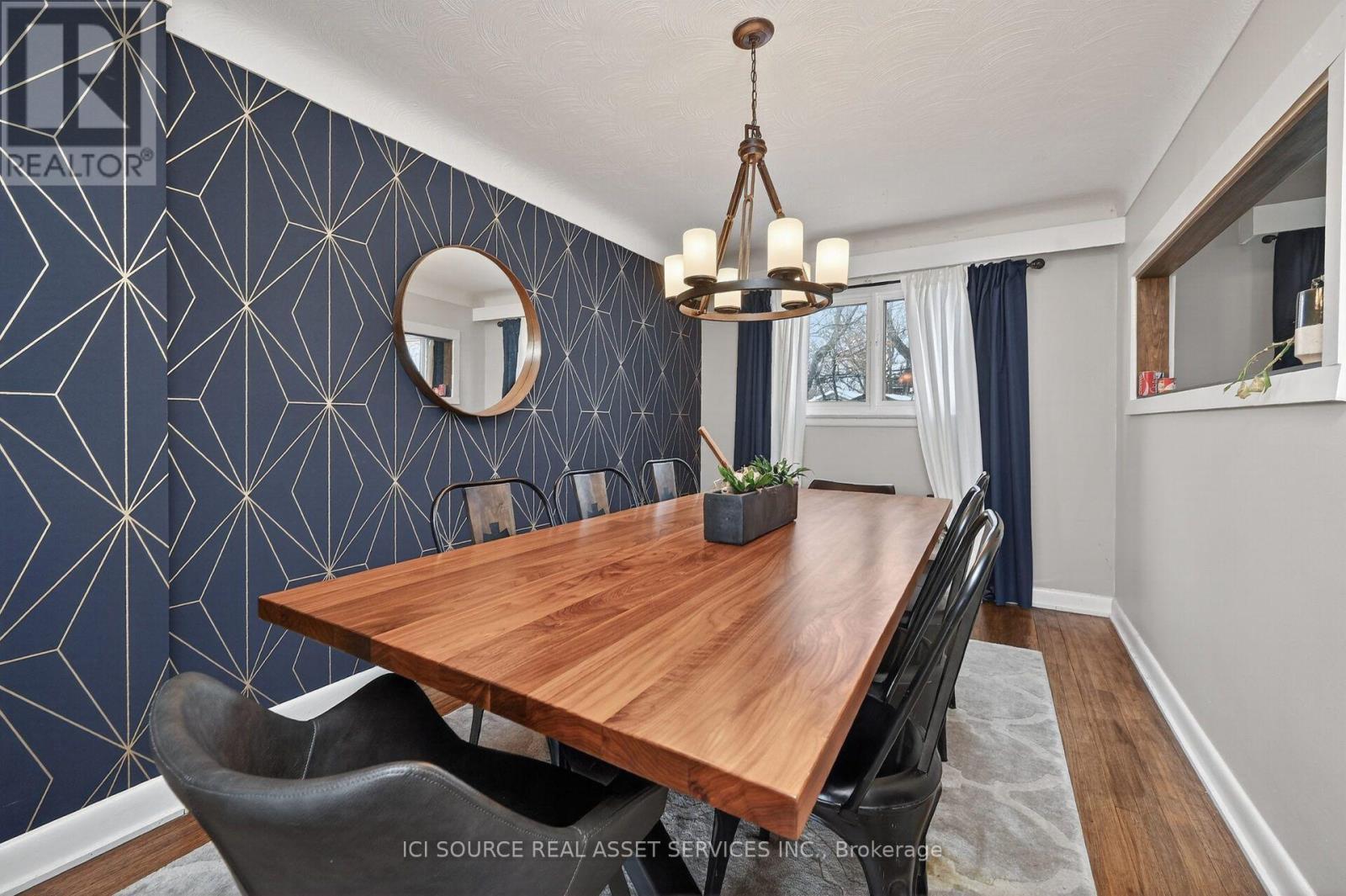 1126 Woodroffe Avenue, Ottawa, ON - Indoor Photo Showing Dining Room