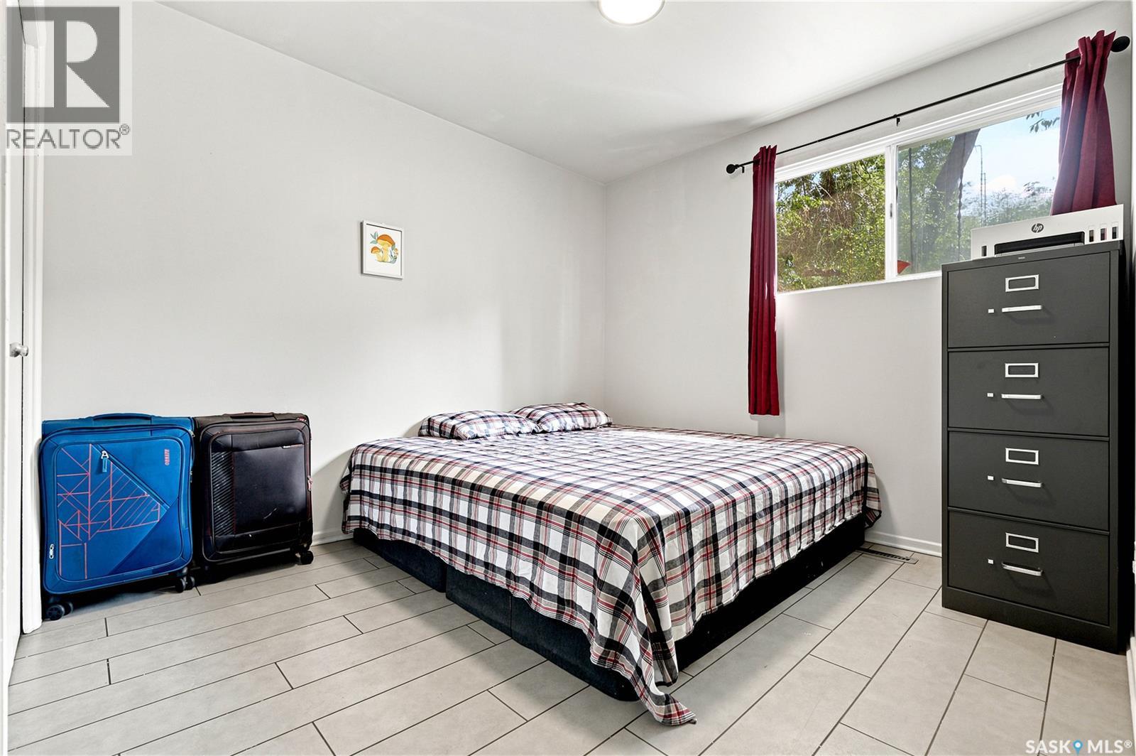 2814-2816 7Th Street E, Saskatoon, SK - Indoor Photo Showing Bedroom