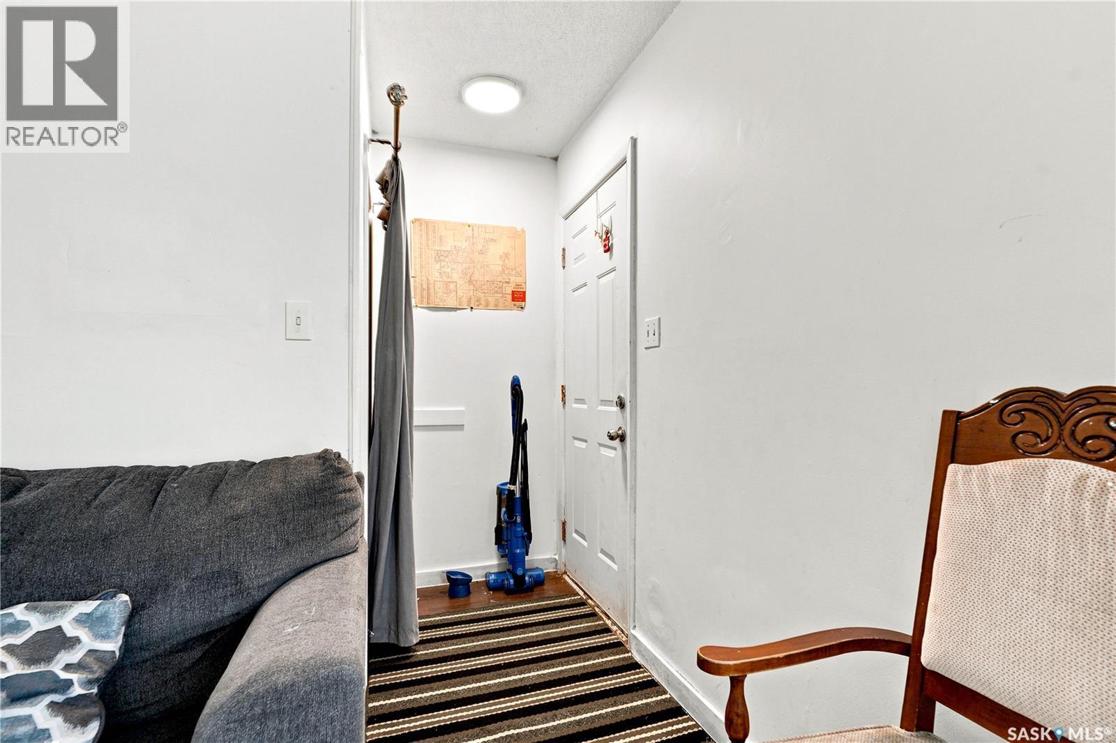 2814-2816 7Th Street E, Saskatoon, SK - Indoor
