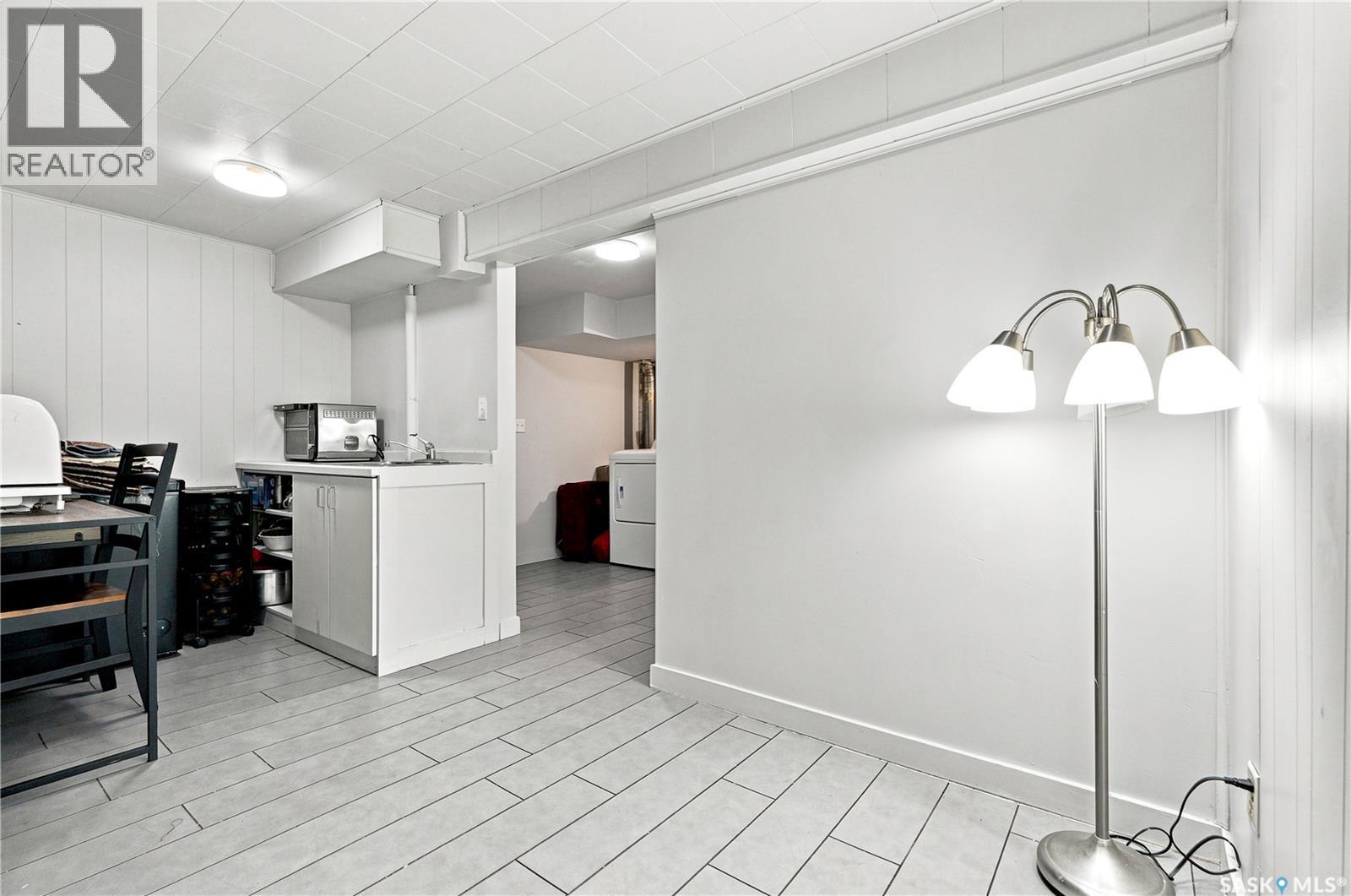 2814-2816 7Th Street E, Saskatoon, SK - Indoor