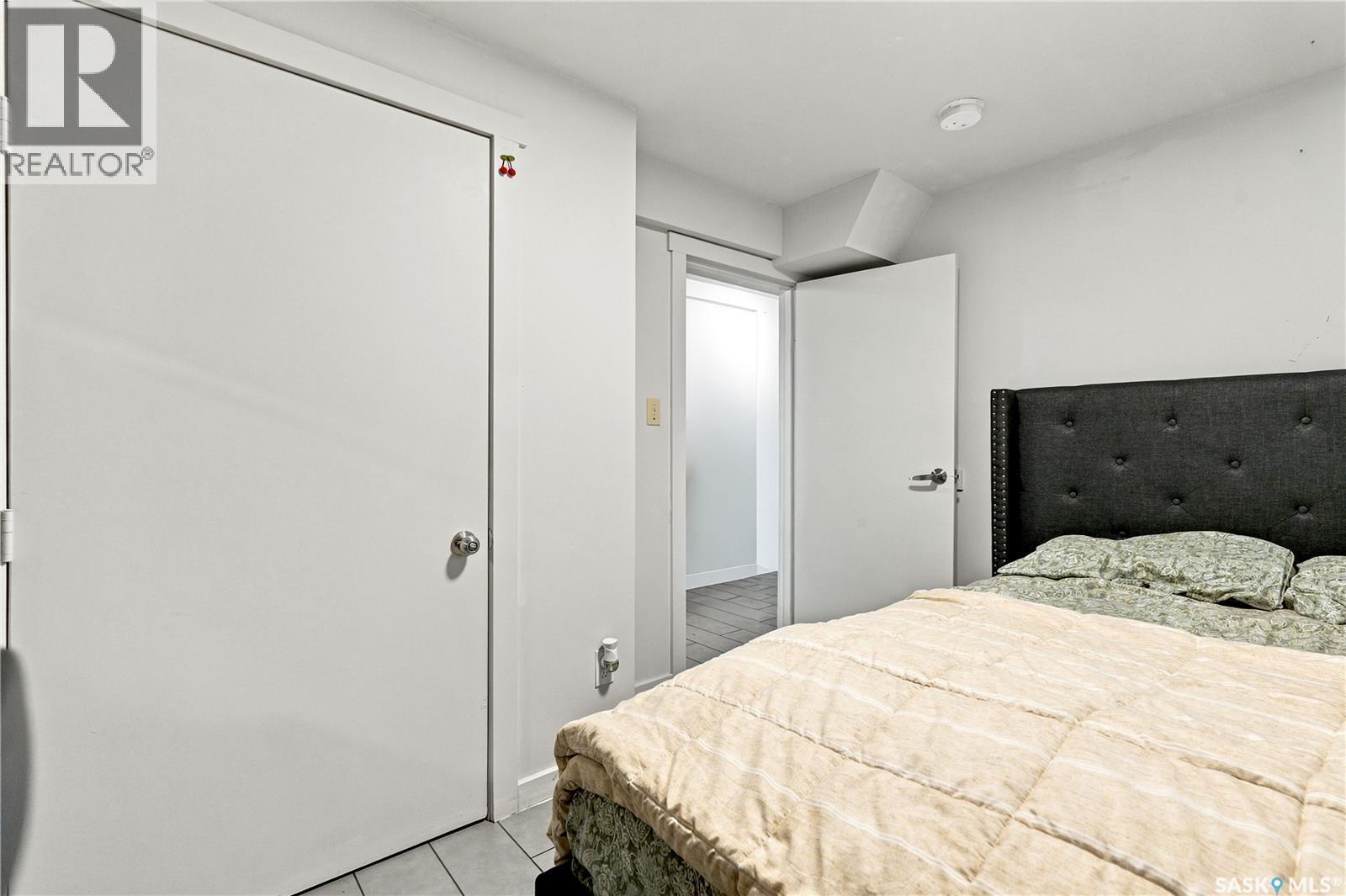 2814-2816 7Th Street E, Saskatoon, SK - Indoor Photo Showing Bedroom