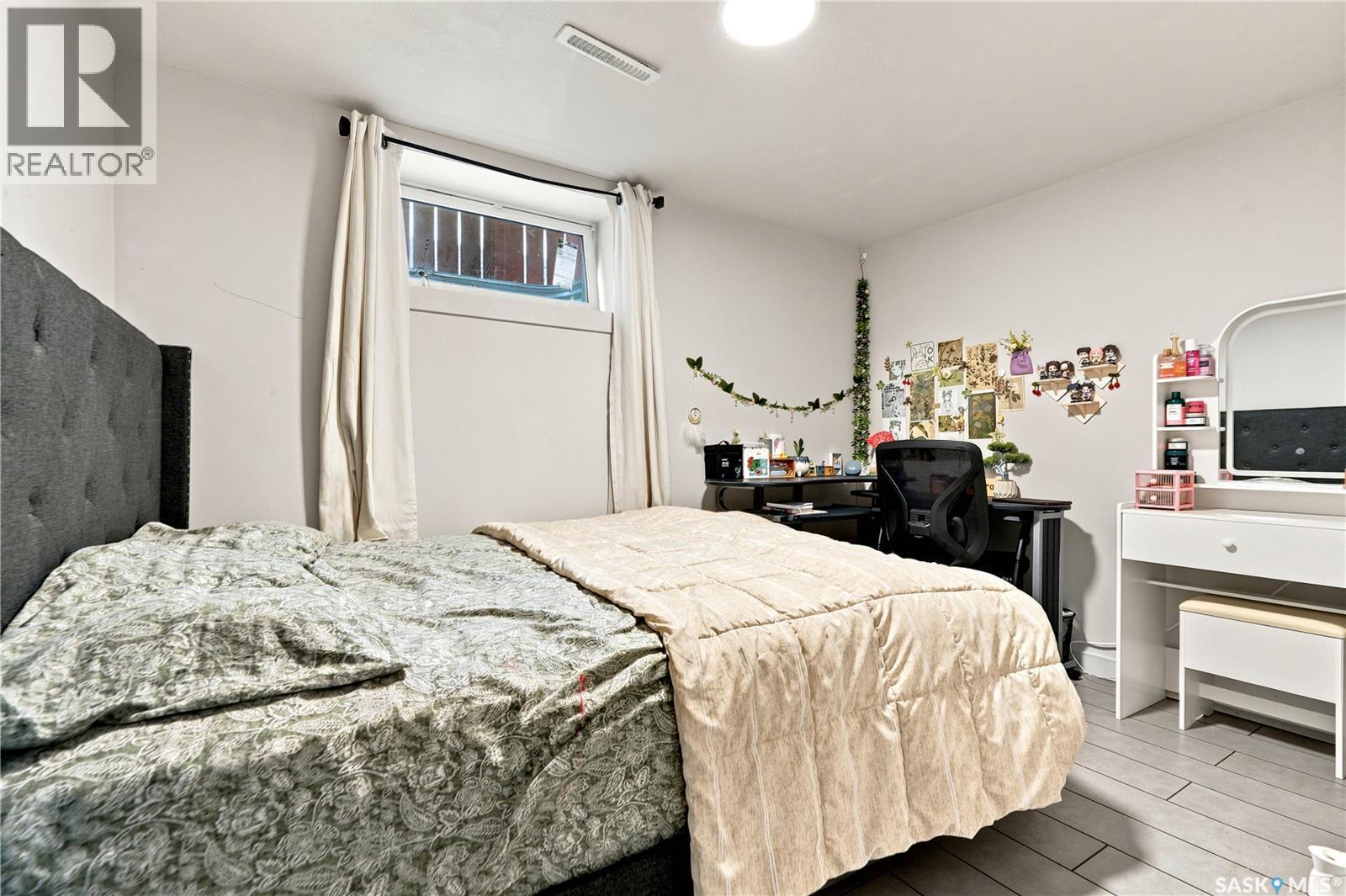 2814-2816 7Th Street E, Saskatoon, SK - Indoor Photo Showing Bedroom