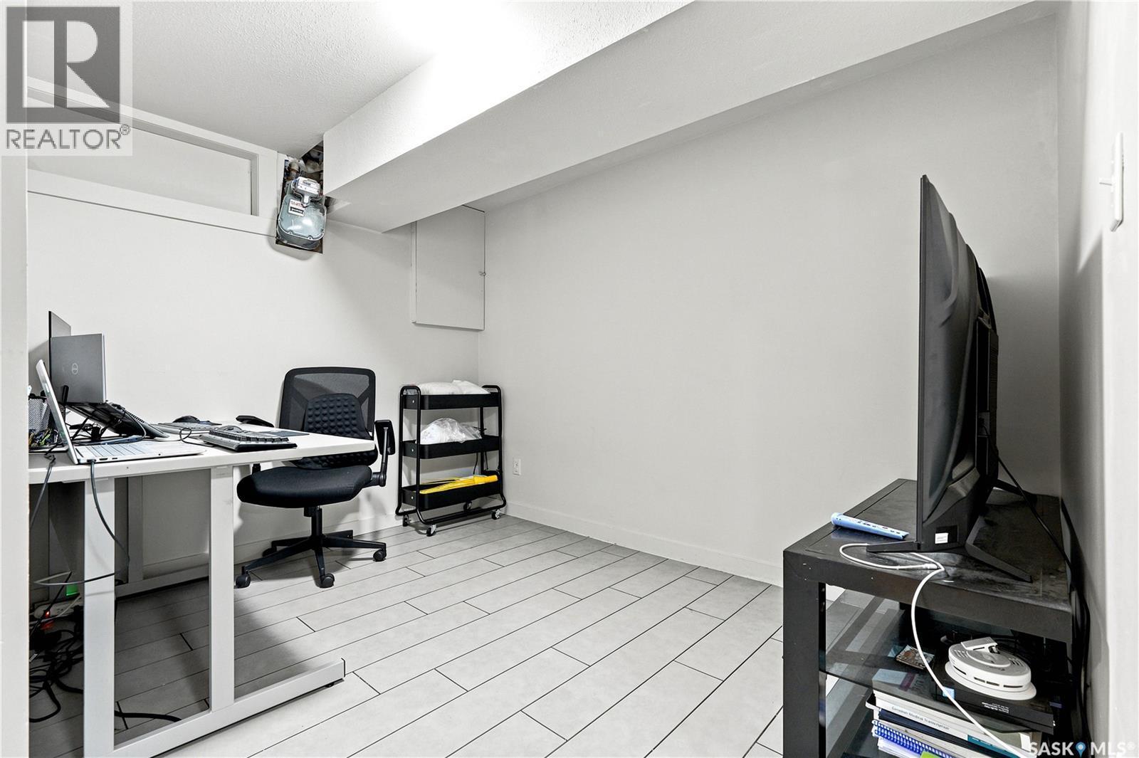 2814-2816 7Th Street E, Saskatoon, SK - Indoor Photo Showing Office
