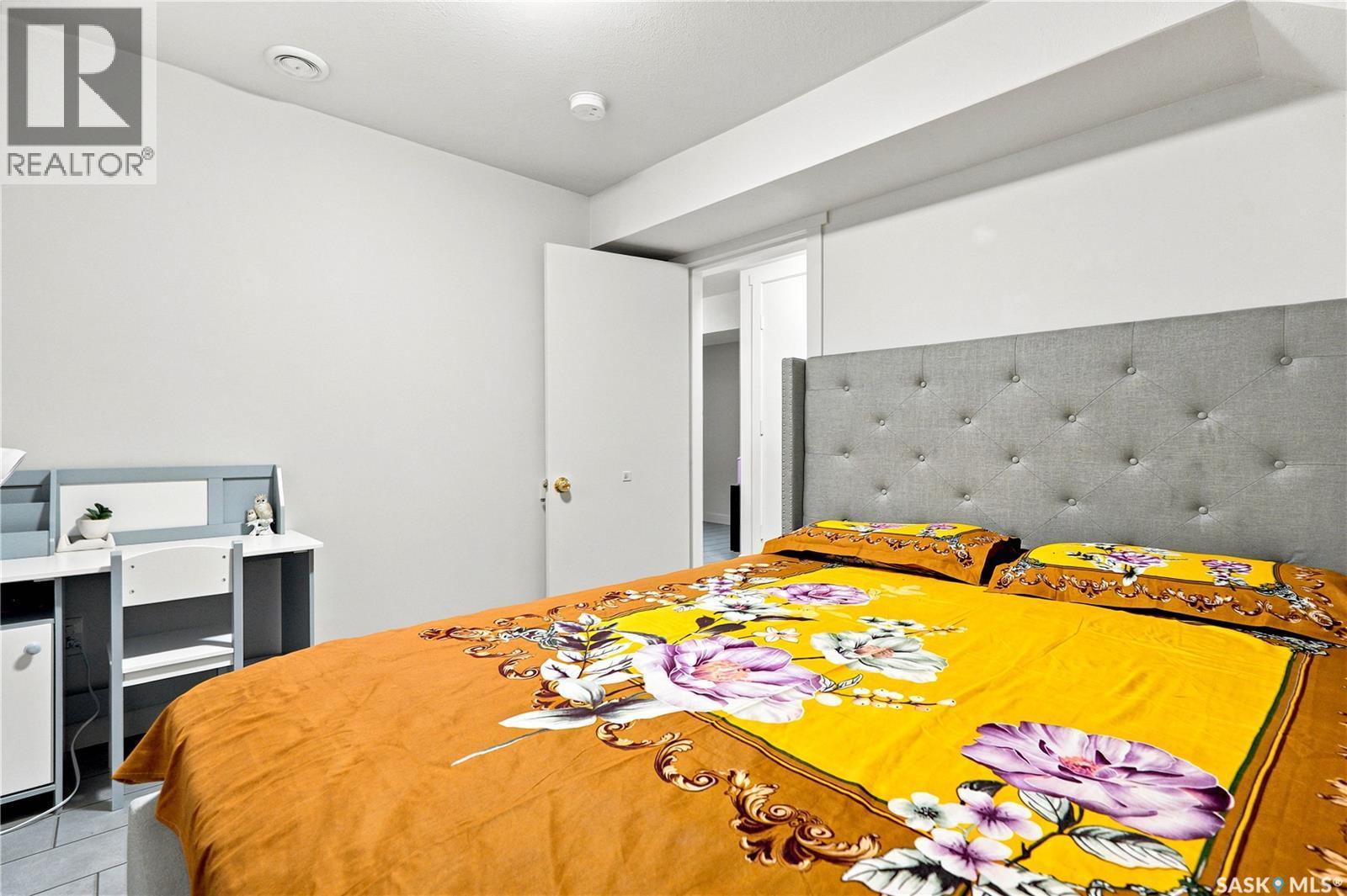 2814-2816 7Th Street E, Saskatoon, SK - Indoor Photo Showing Bedroom