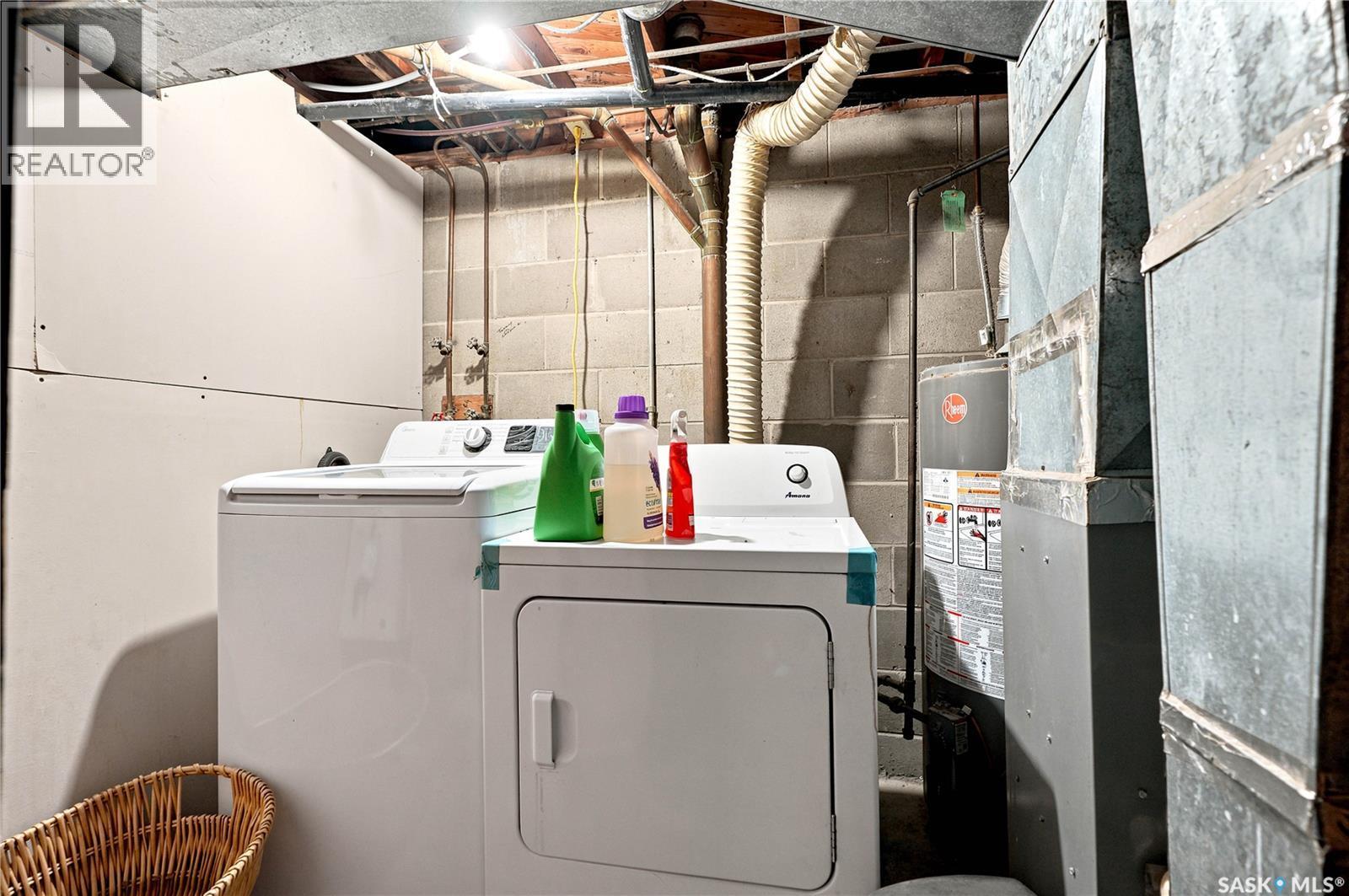 2814-2816 7Th Street E, Saskatoon, SK - Indoor Photo Showing Laundry Room