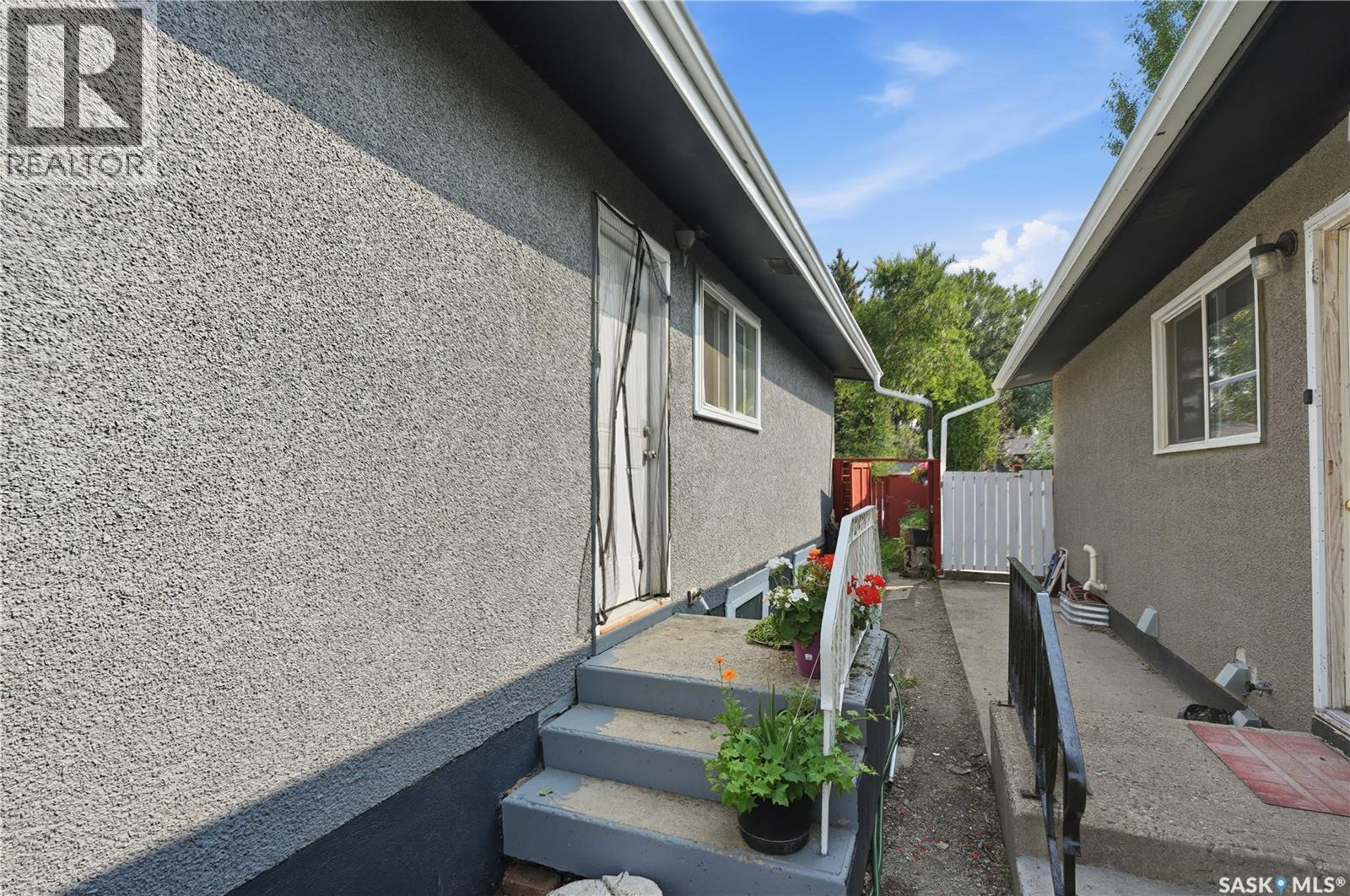 2814-2816 7Th Street E, Saskatoon, SK - Outdoor With Exterior