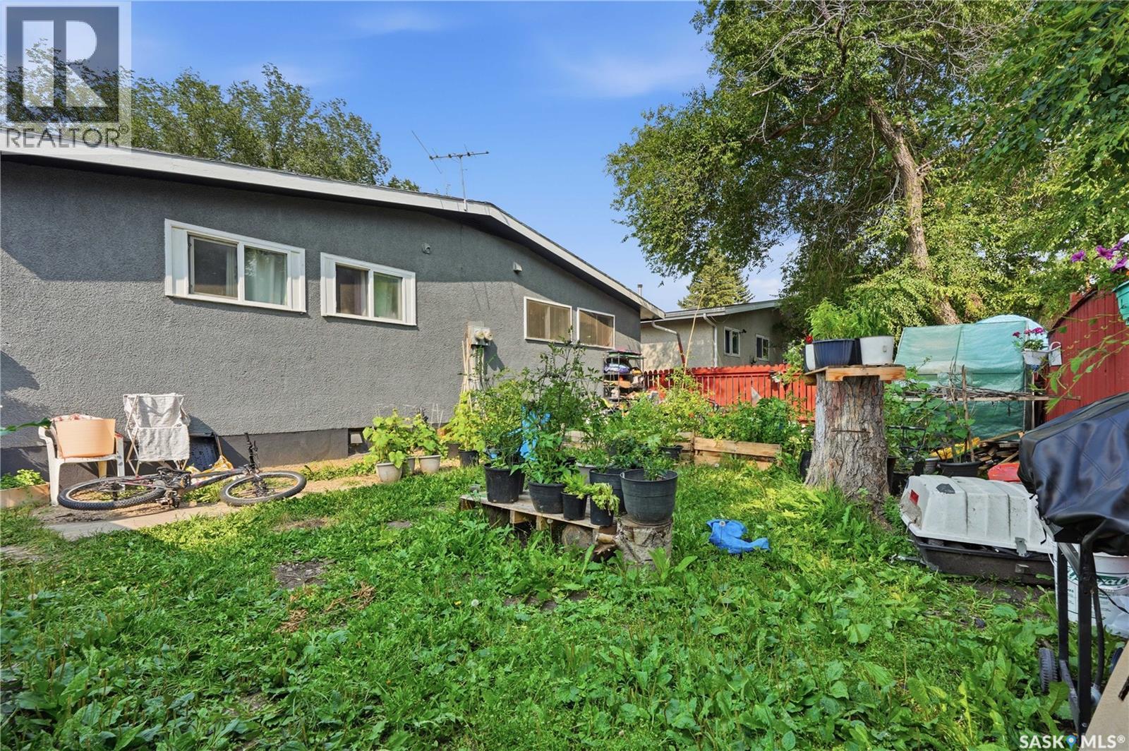 2814-2816 7Th Street E, Saskatoon, SK - Outdoor