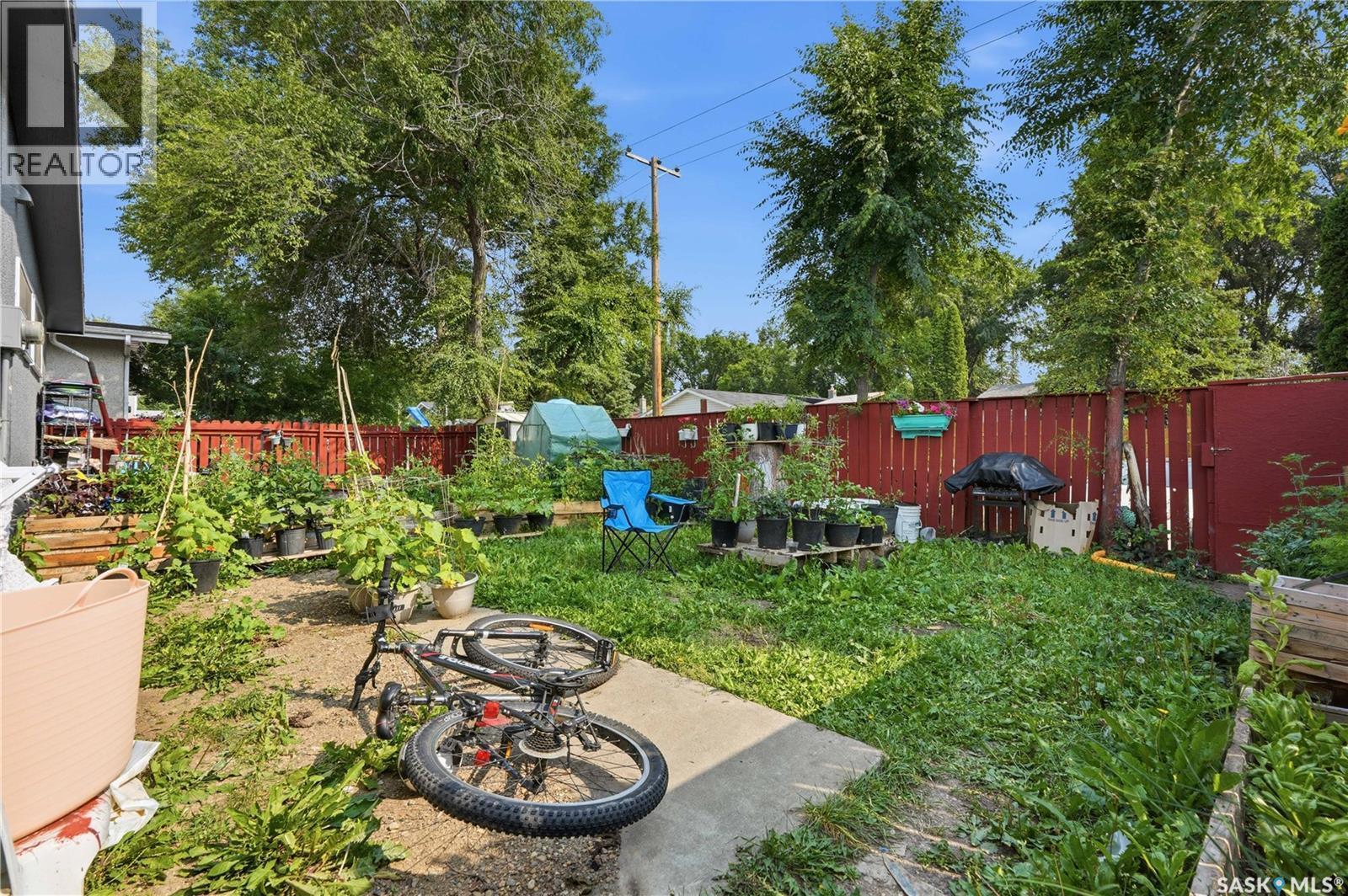2814-2816 7Th Street E, Saskatoon, SK - Outdoor
