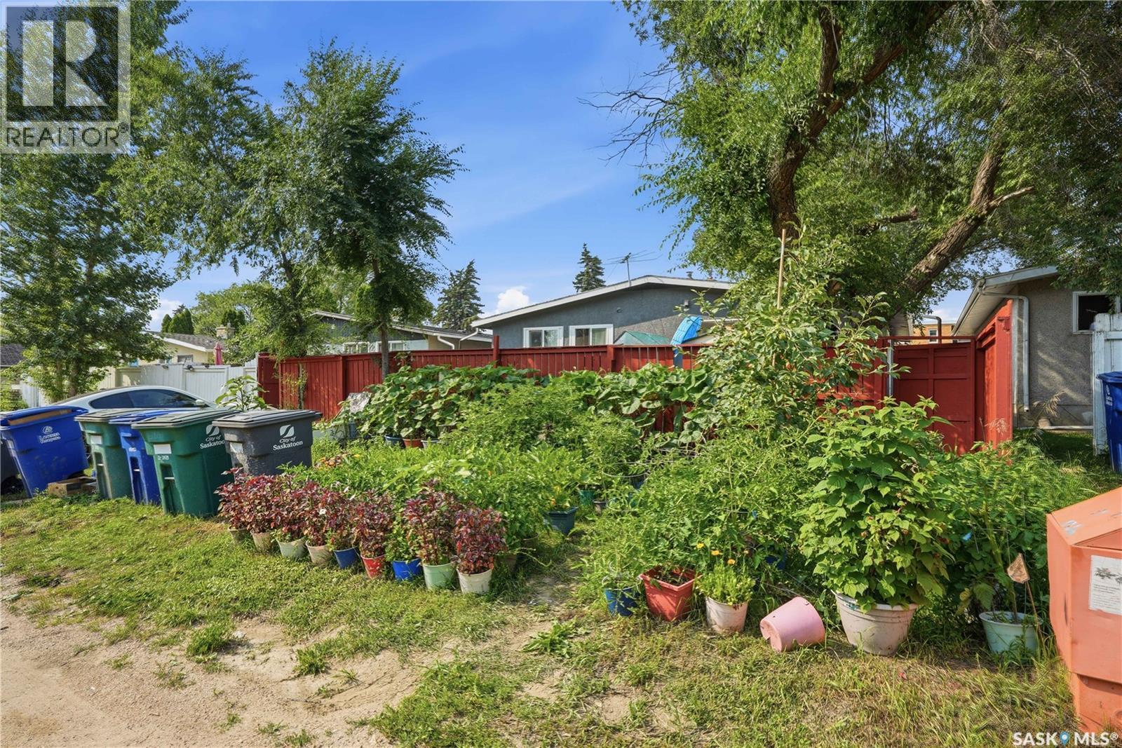 2814-2816 7Th Street E, Saskatoon, SK - Outdoor