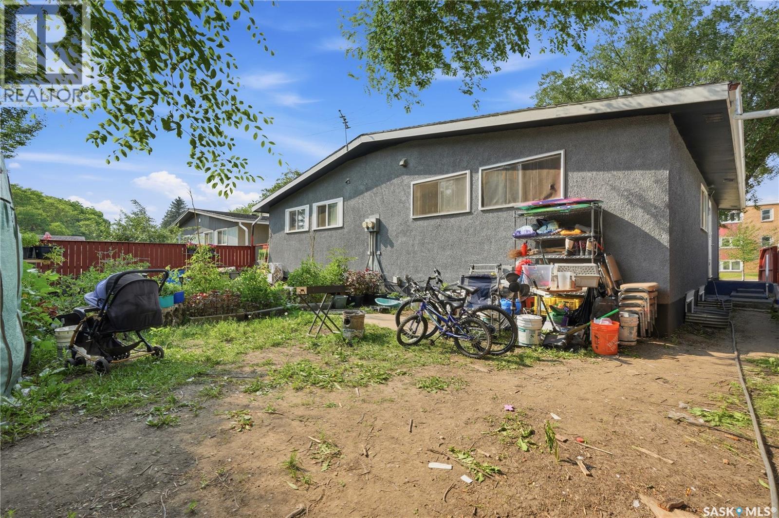 2814-2816 7Th Street E, Saskatoon, SK - Outdoor