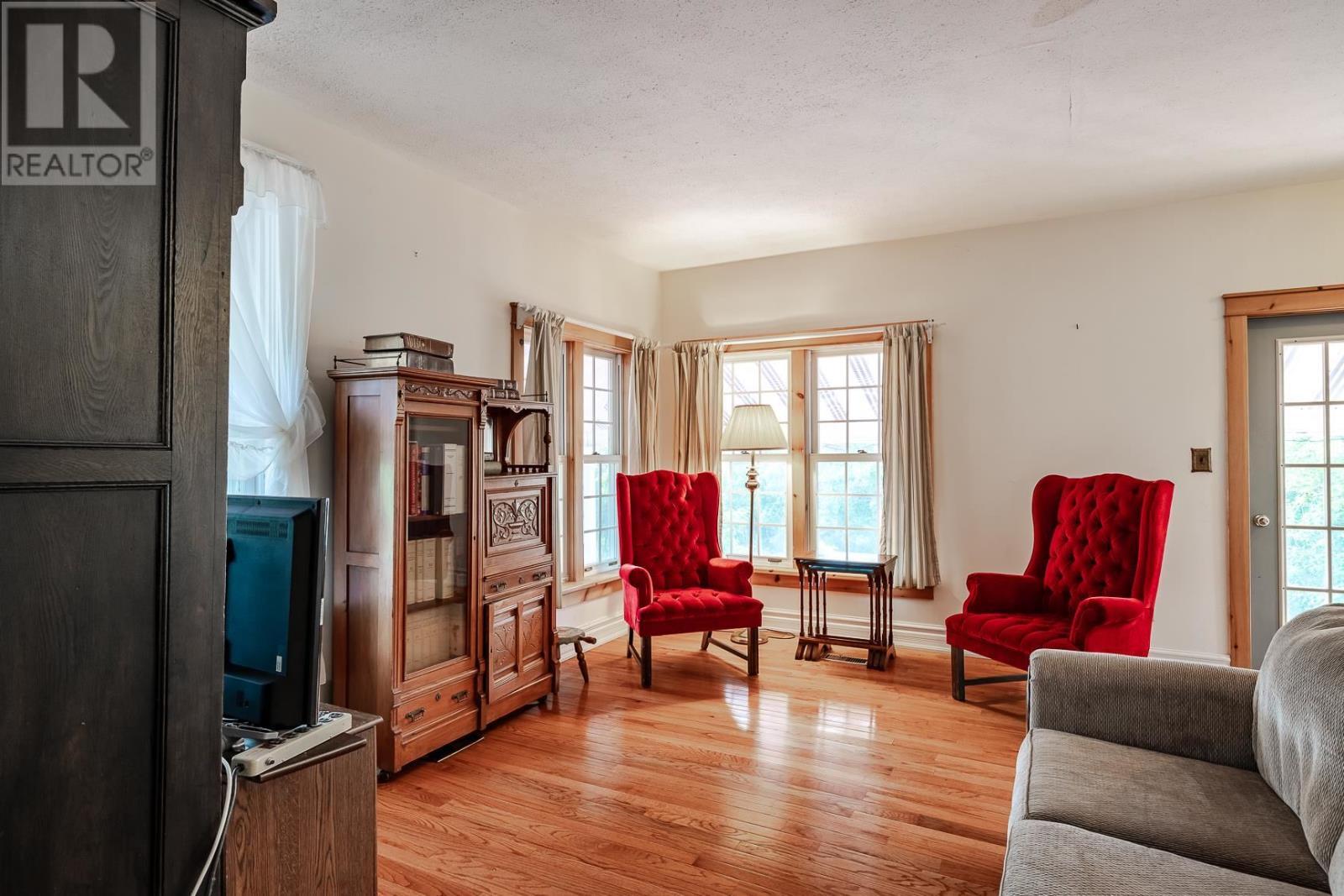 1805 Shore Rd, Richard'S Landing, ON - Indoor Photo Showing Other Room
