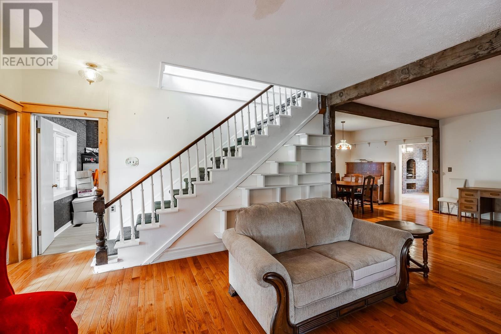 1805 Shore Rd, Richard'S Landing, ON - Indoor Photo Showing Living Room