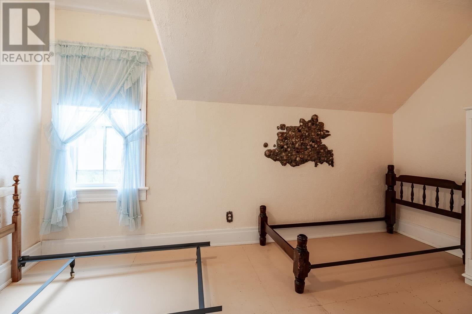 1805 Shore Rd, Richard'S Landing, ON - Indoor Photo Showing Other Room