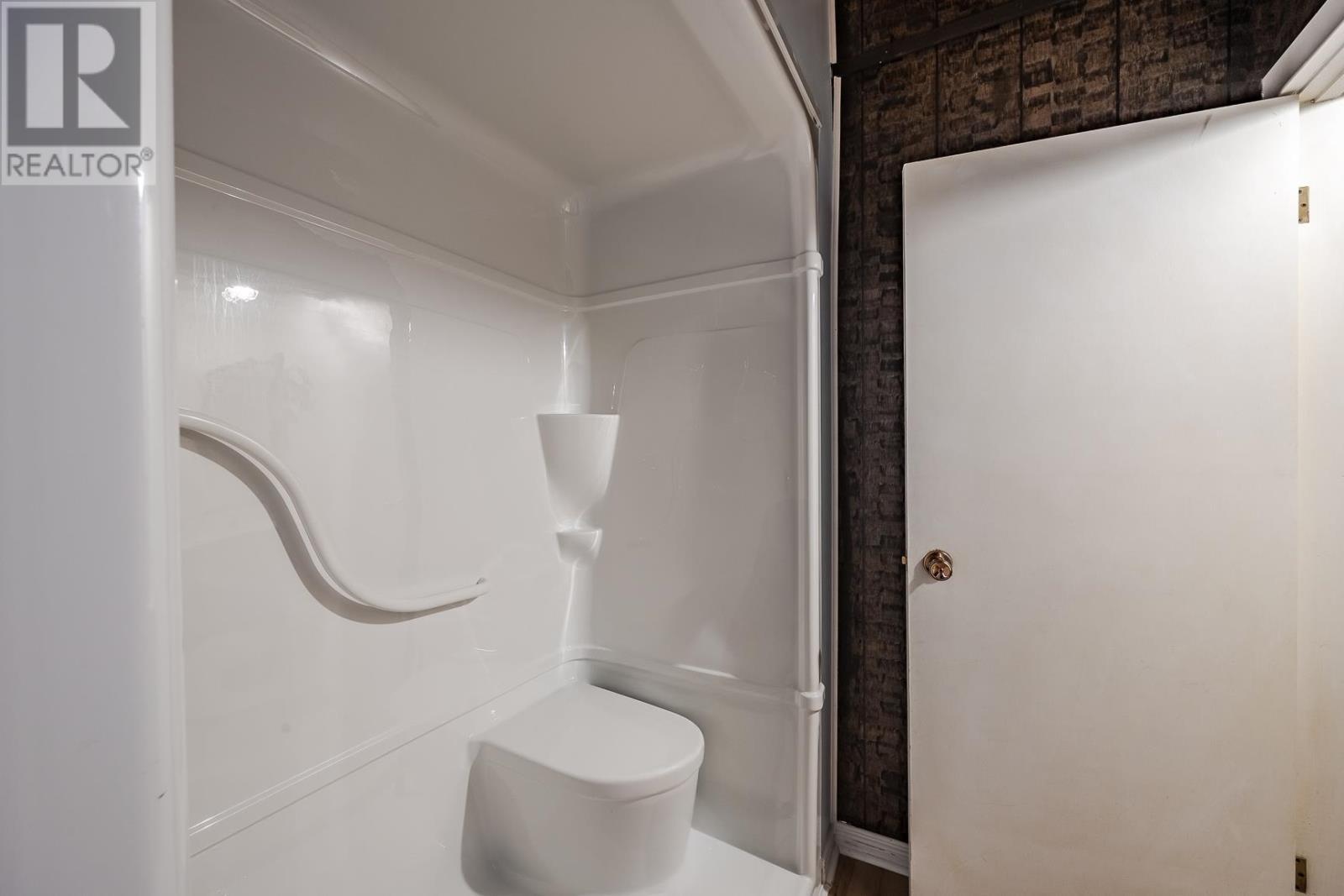 1805 Shore Rd, Richard'S Landing, ON - Indoor Photo Showing Bathroom