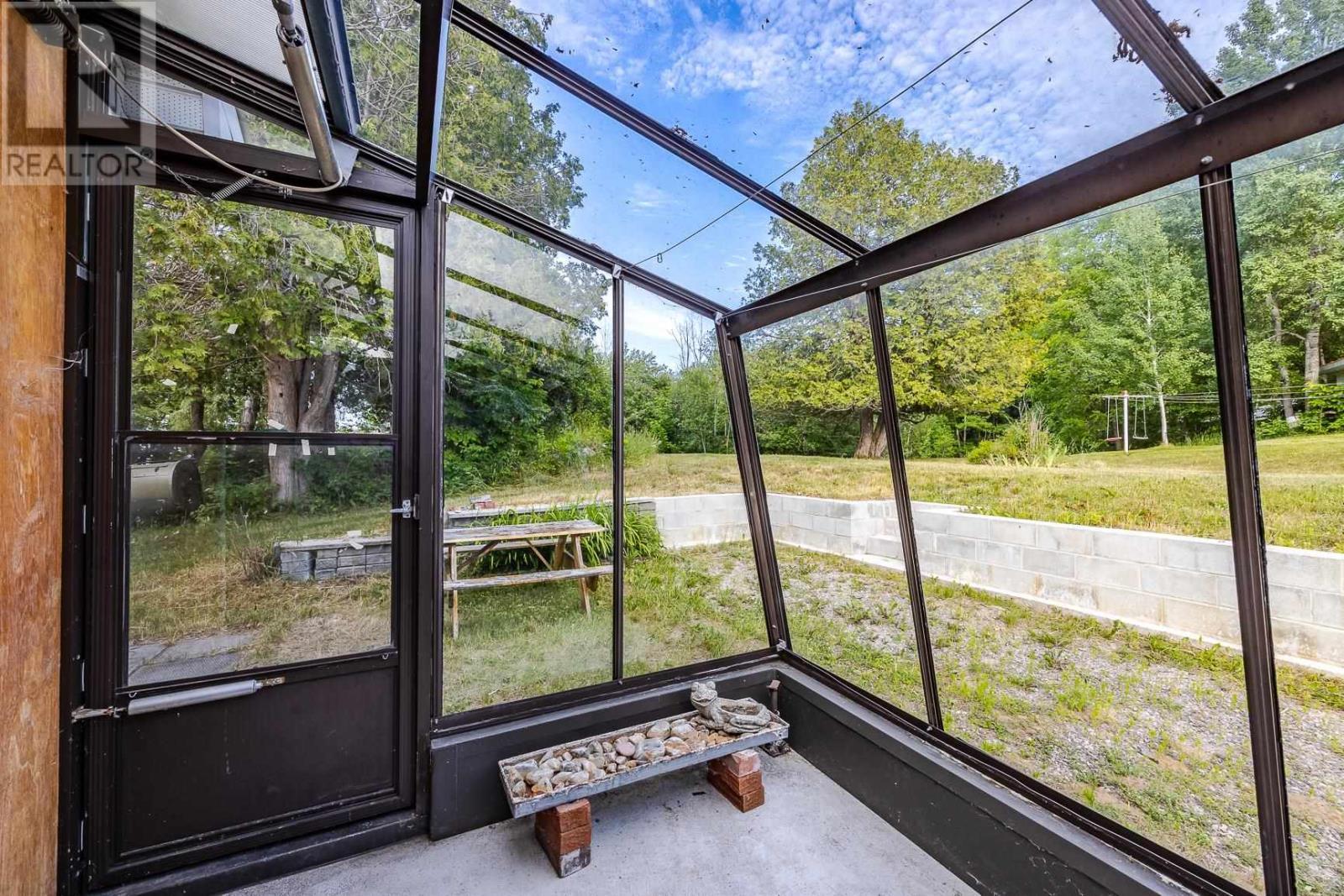 1805 Shore Rd, Richard'S Landing, ON - Indoor Photo Showing Other Room
