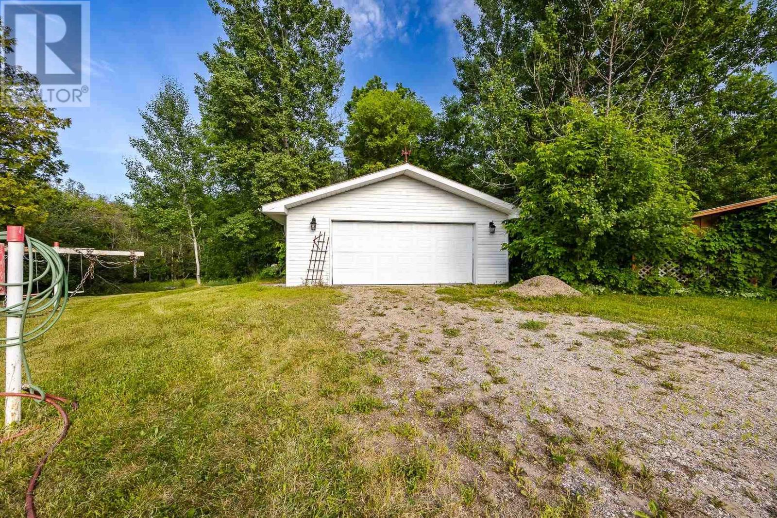 1805 Shore Rd, Richard'S Landing, ON - Outdoor