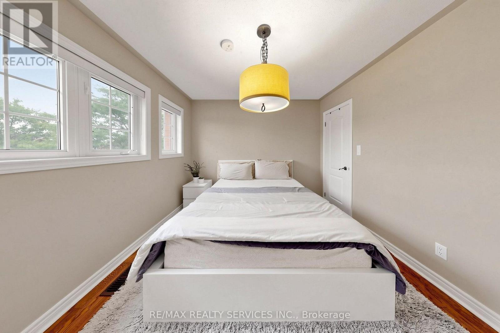 32 Hillpath Crescent, Brampton, ON - Indoor Photo Showing Bedroom