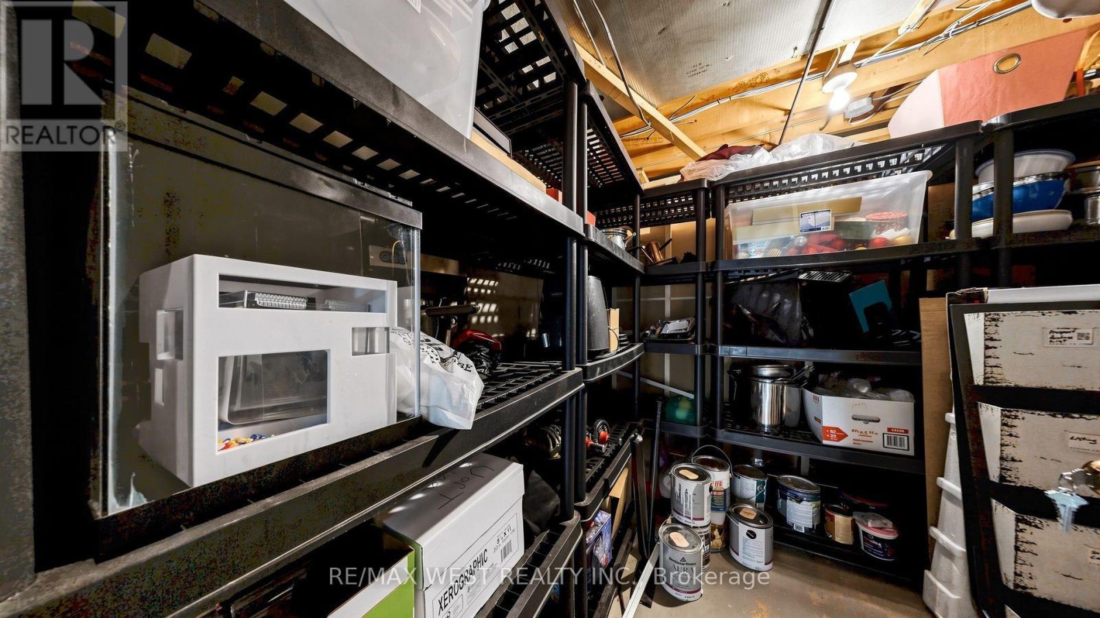 32 Allonsius Drive, Toronto, ON - Indoor Photo Showing Other Room