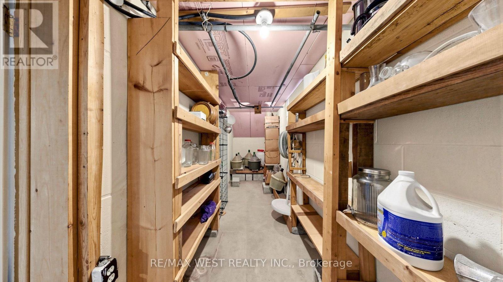 32 Allonsius Drive, Toronto, ON - Indoor