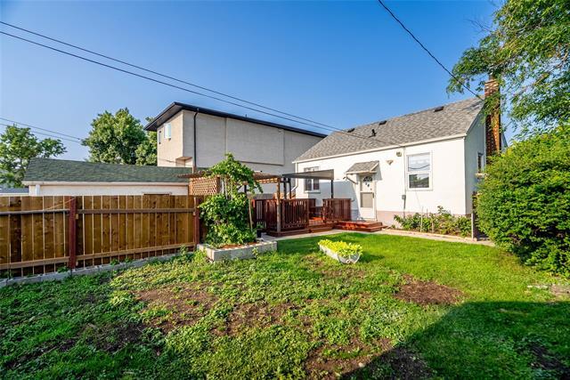 123 Traverse Ave, Winnipeg, MB - Outdoor With Deck Patio Veranda