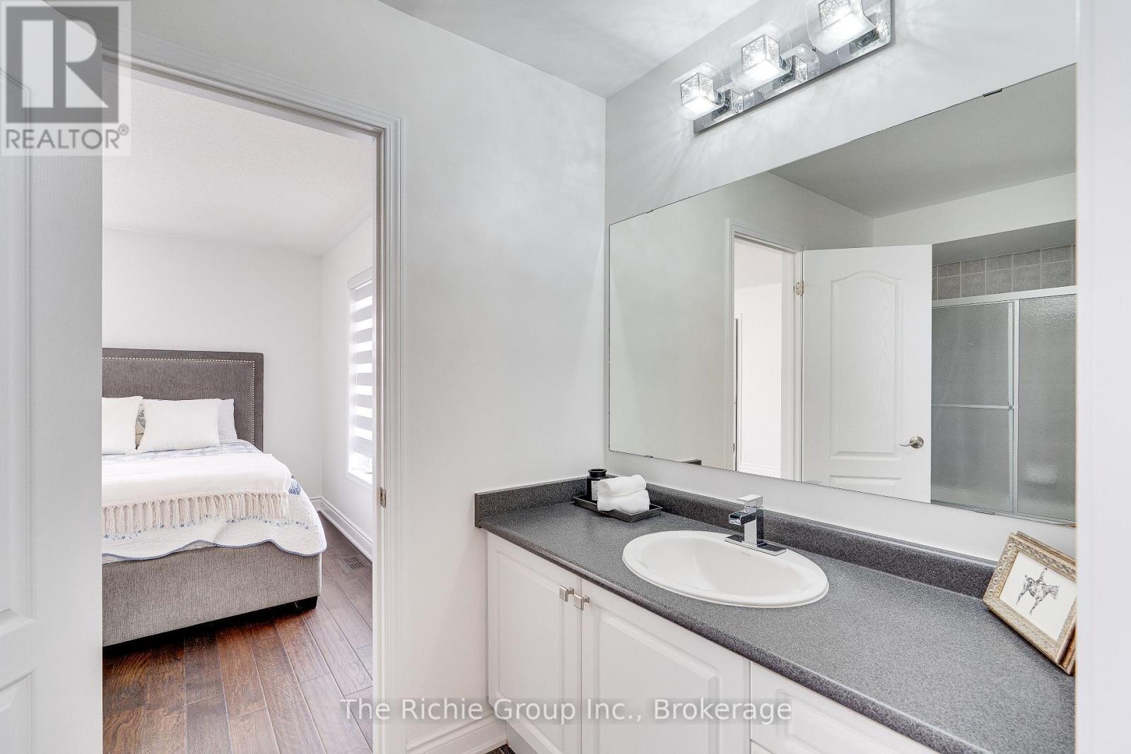 Jack and Jill Ensuite - 59 Tarquini Crescent, Caledon, ON - Indoor Photo Showing Bathroom