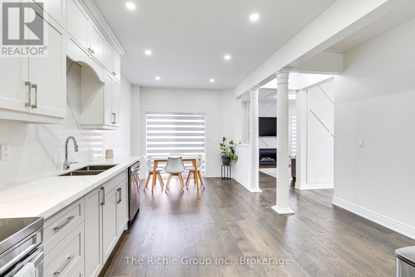 59 Tarquini Crescent, Caledon, ON - Indoor Photo Showing Kitchen With Double Sink With Upgraded Kitchen