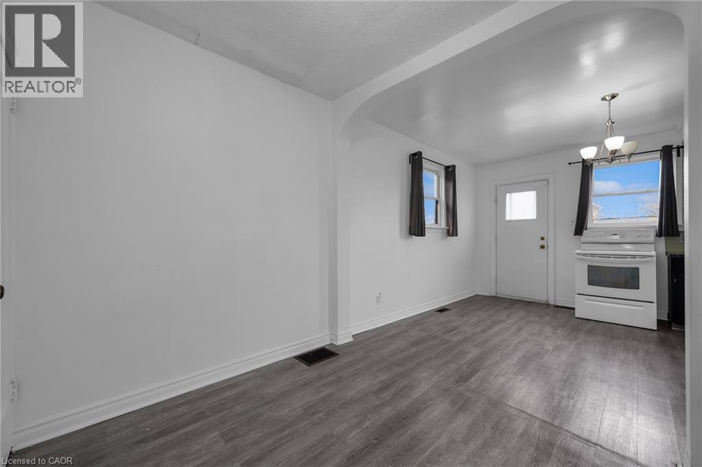 29 Harrison Avenue, Hamilton, ON - Indoor Photo Showing Other Room