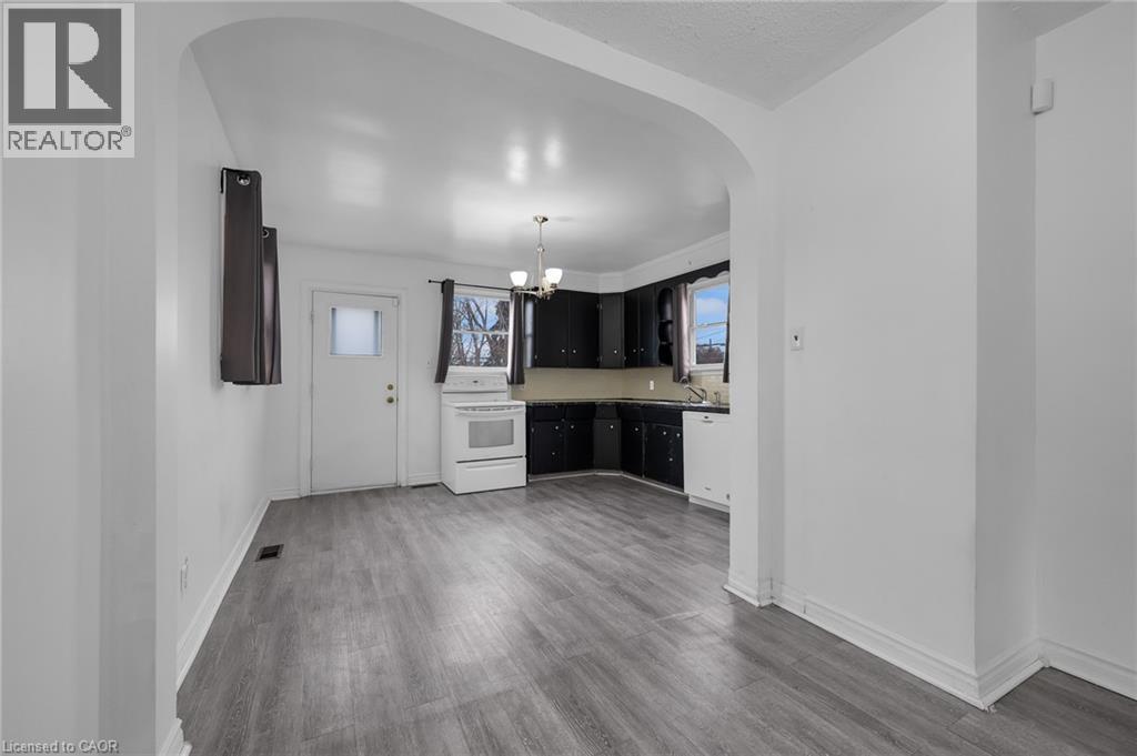 29 Harrison Avenue, Hamilton, ON - Indoor