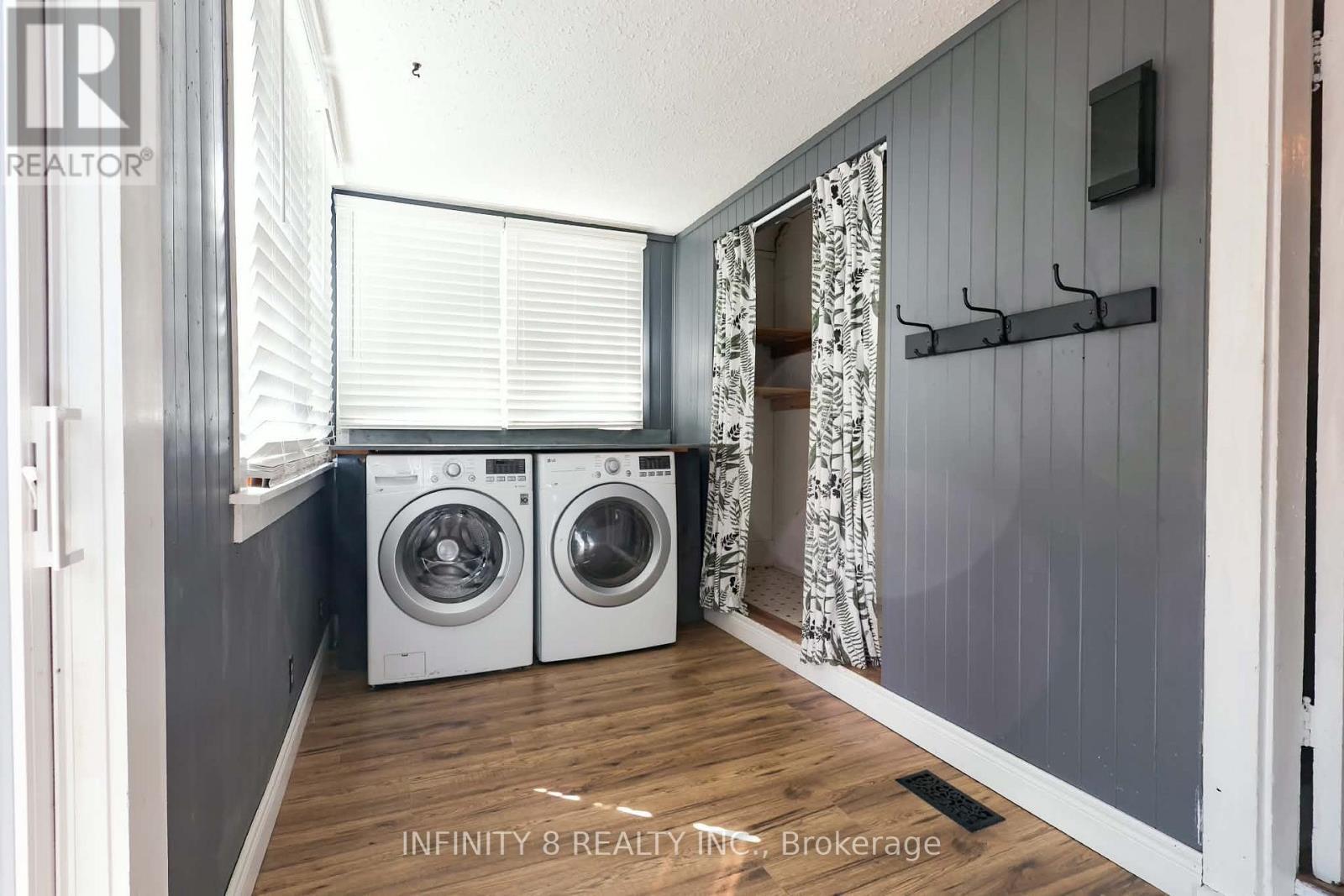 Laundry/Sunroom - 4 Alpine Street, St. Catharines (Grapeview), ON - Indoor Photo Showing Laundry Room