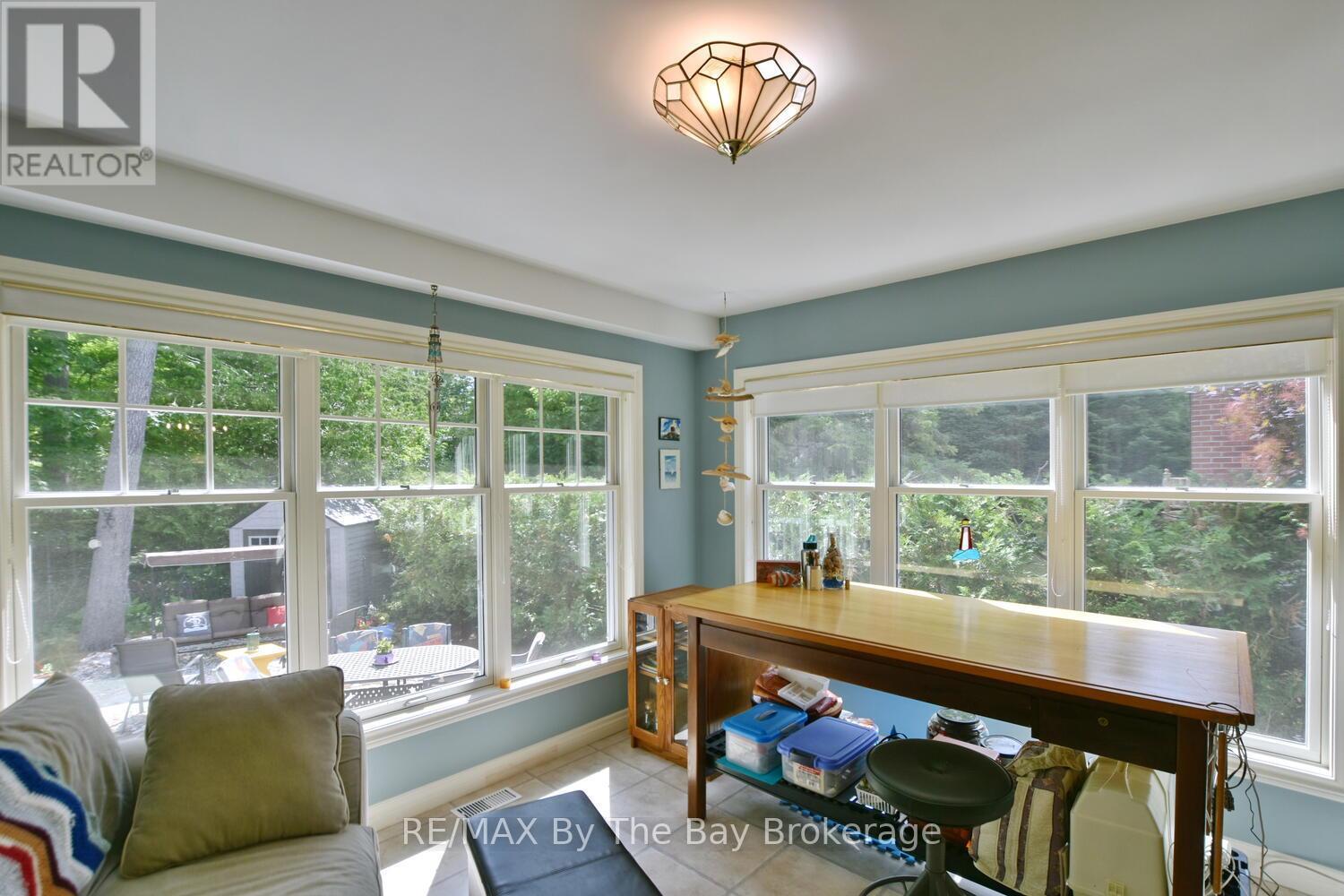 Den/Office - 1327 River Road E, Wasaga Beach, ON - Indoor