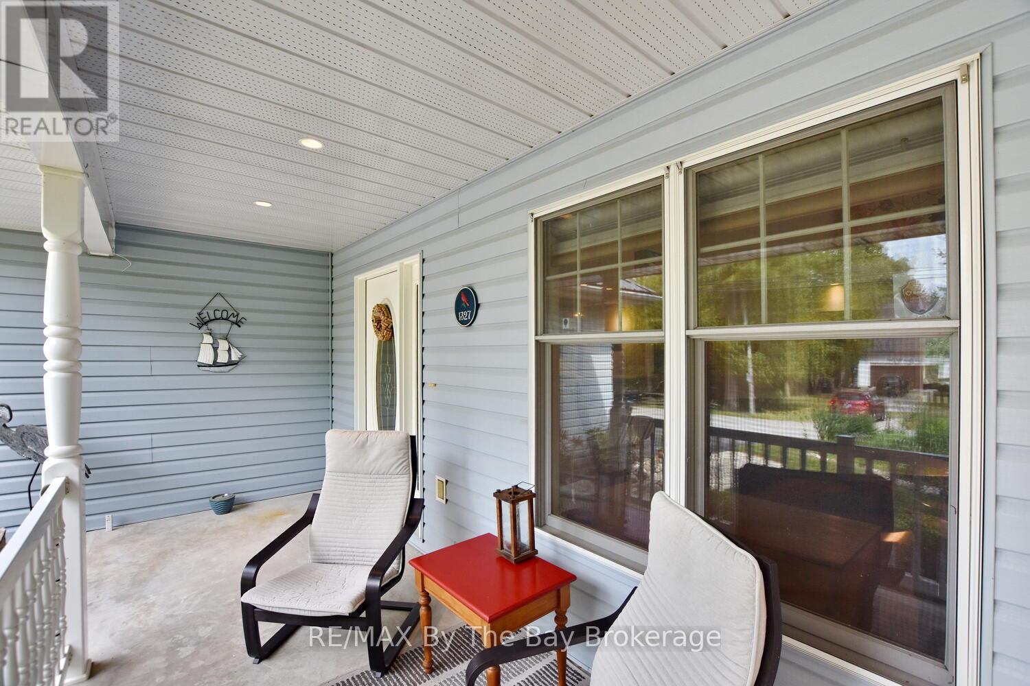 Morning Coffees on the Porch - 1327 River Road E, Wasaga Beach, ON - Outdoor With Deck Patio Veranda With Exterior